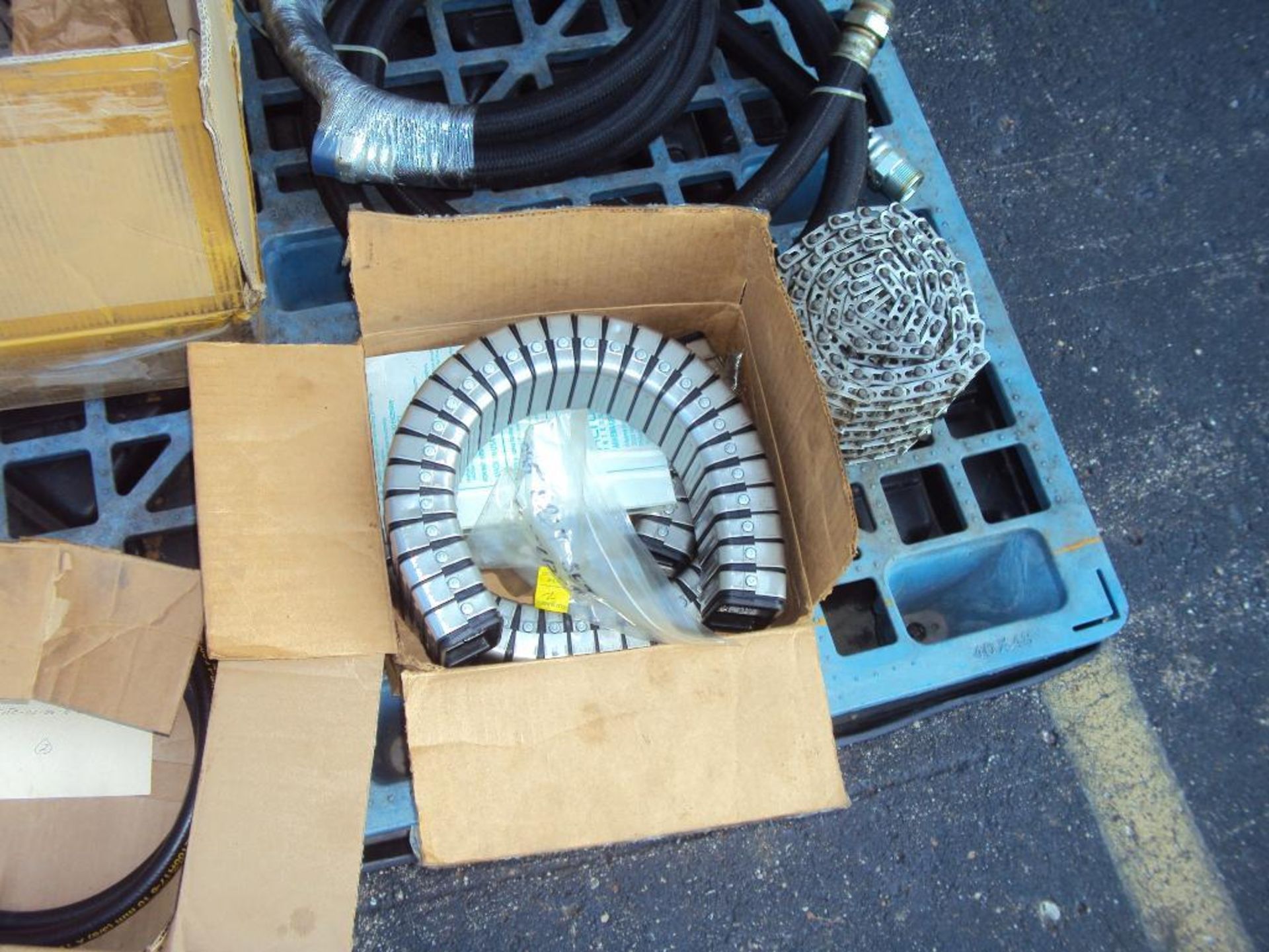 Assorted Hydraulic Hose, Stainless Steel Conveyor Chain and SS Wire Trough - Image 3 of 5