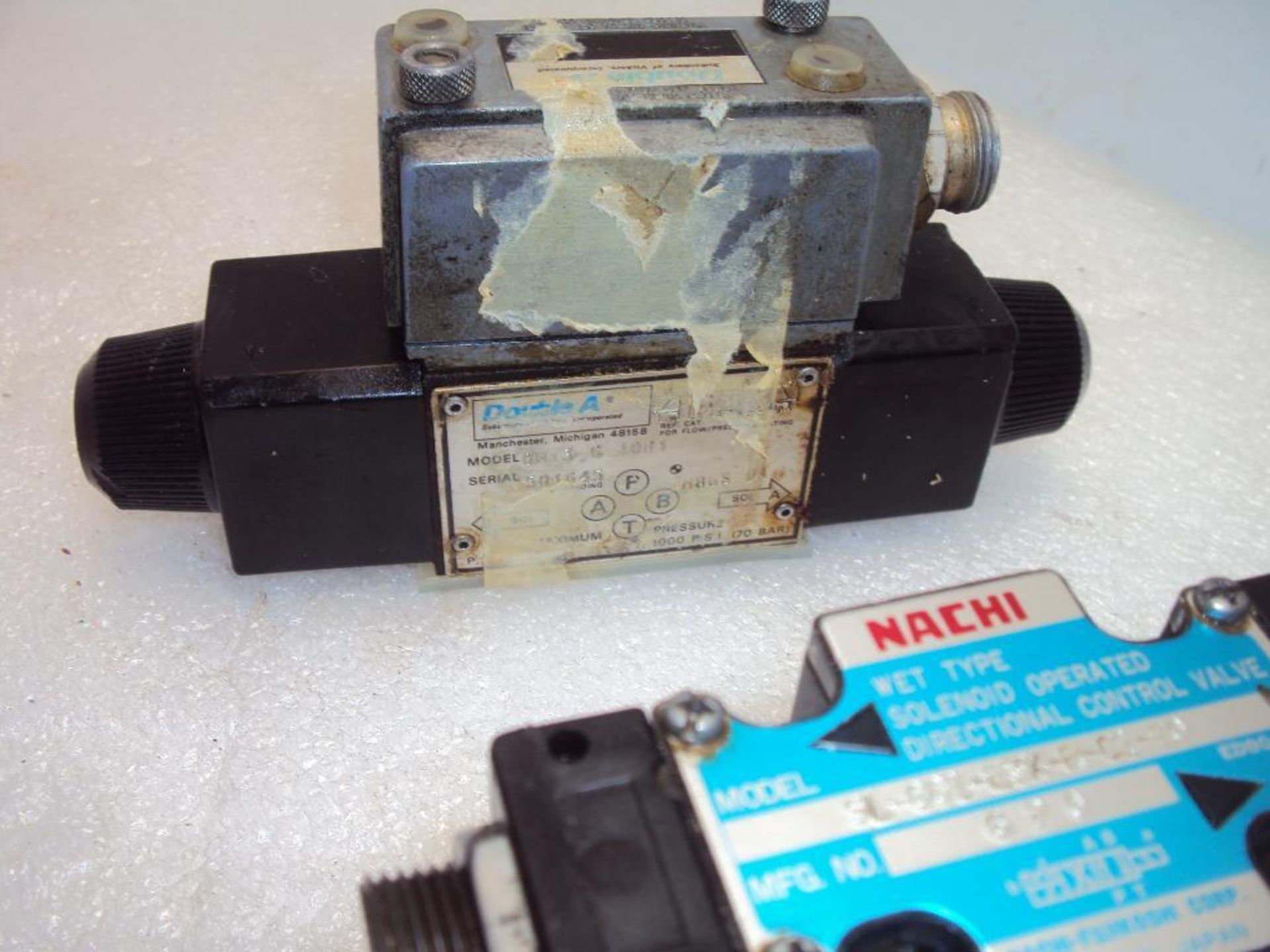 Assorted Hydraulic Directional Control Valves - Image 4 of 4