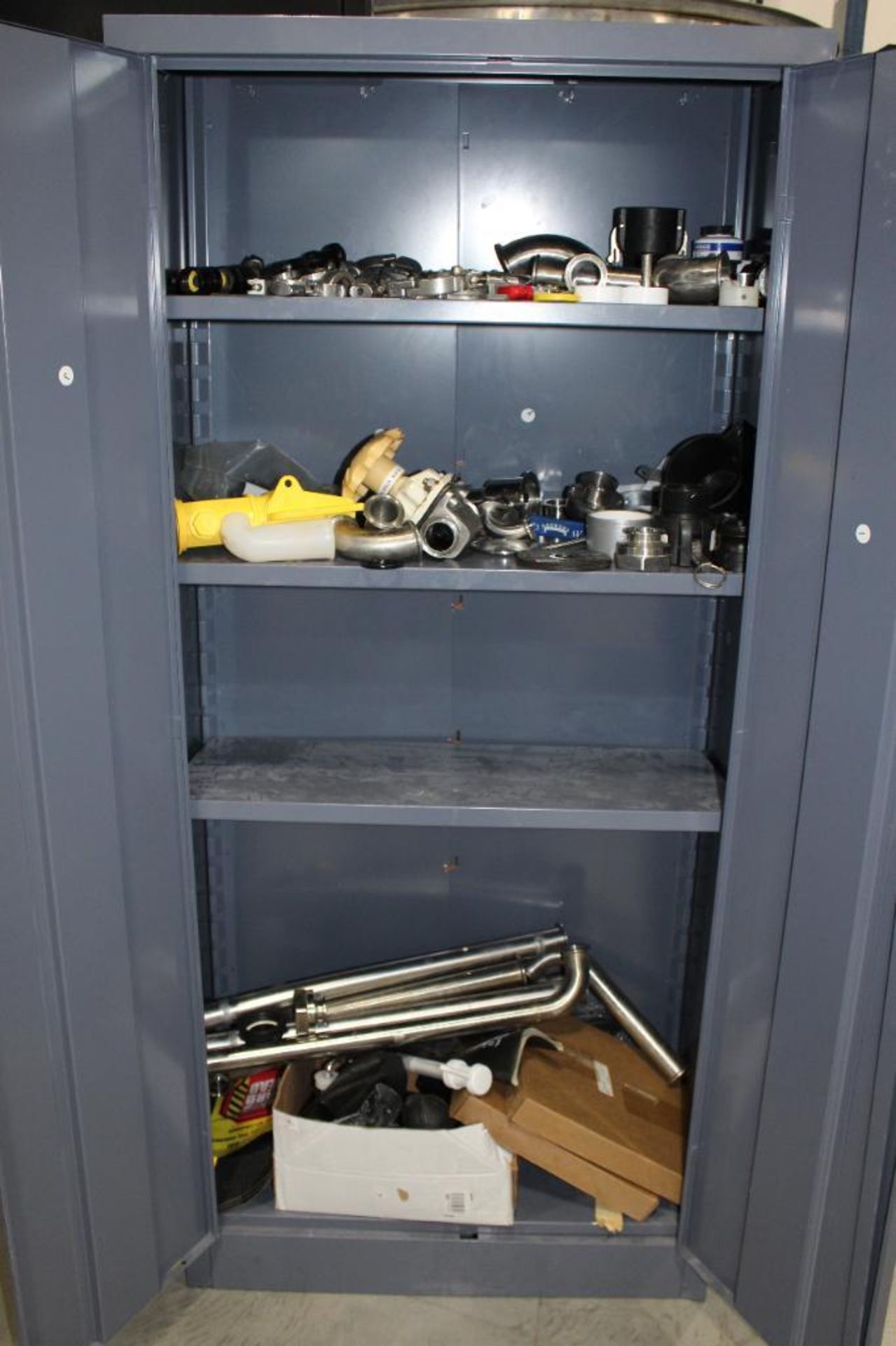 Cabinet With Contents - Image 2 of 2