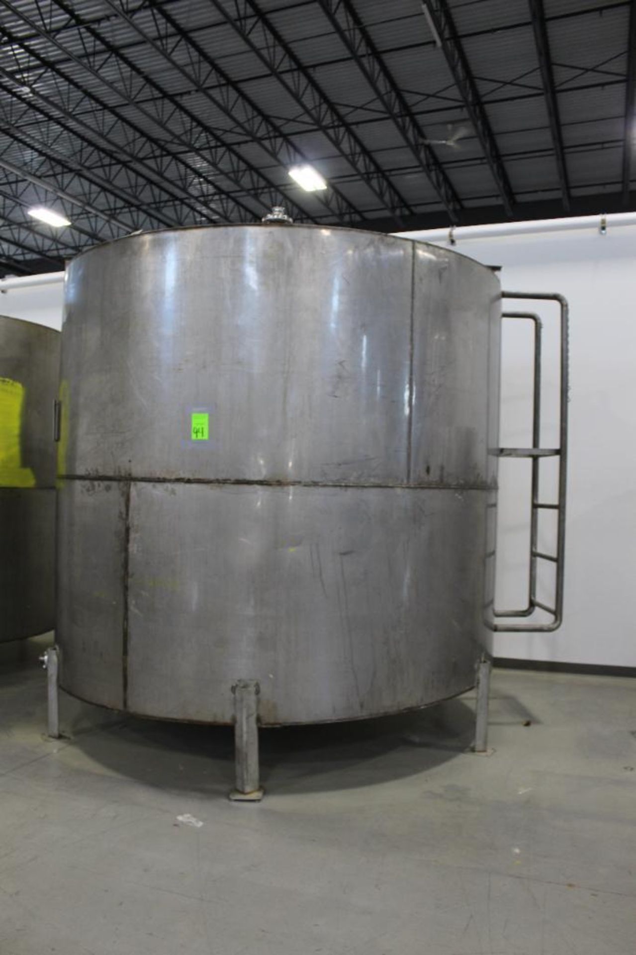 2000 Gallon Stainless Steel Tank - Image 2 of 2