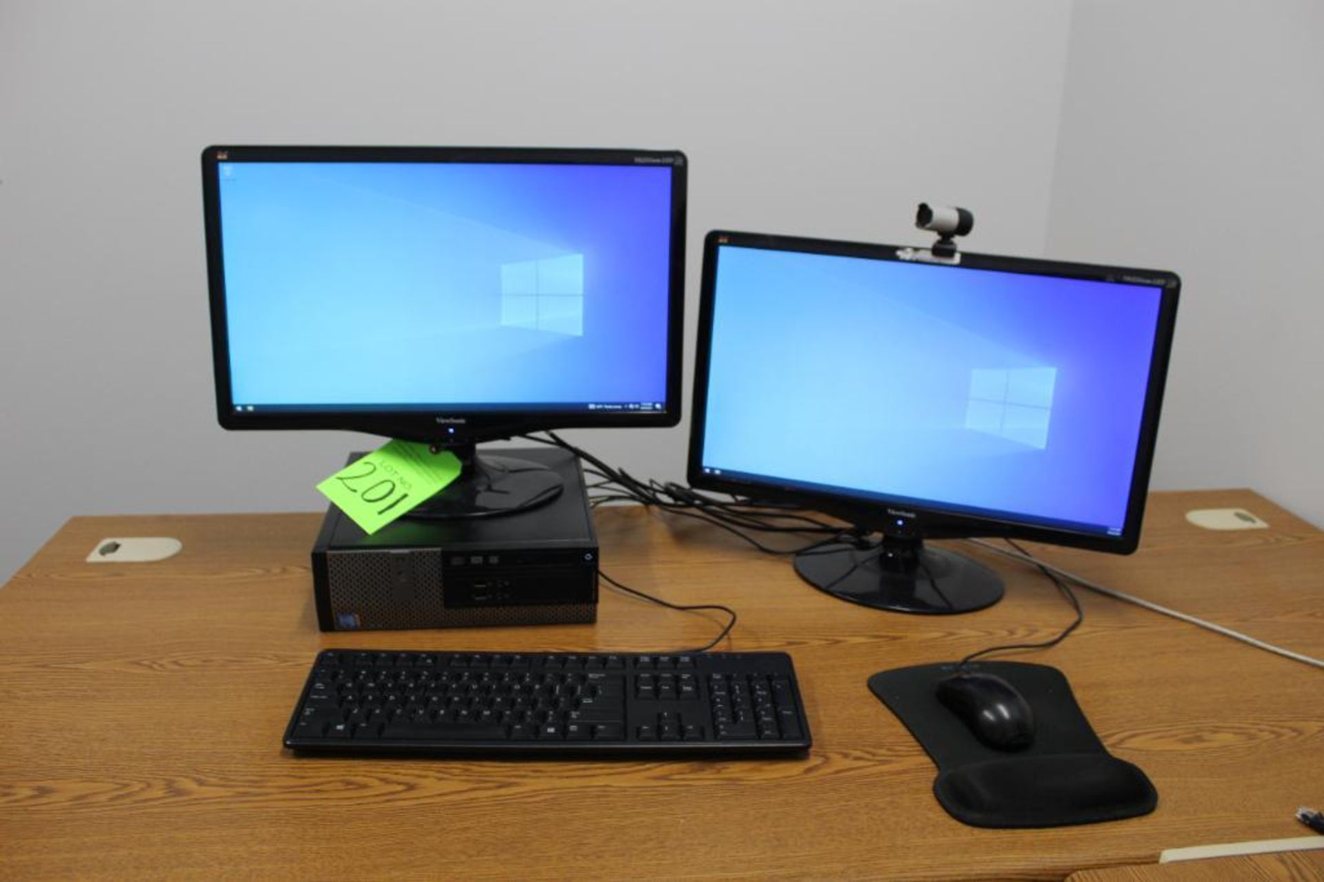 Dell Optiplex with 2 Viewsonic Monitors, Microsoft Webcam, Keyboard and Mouse