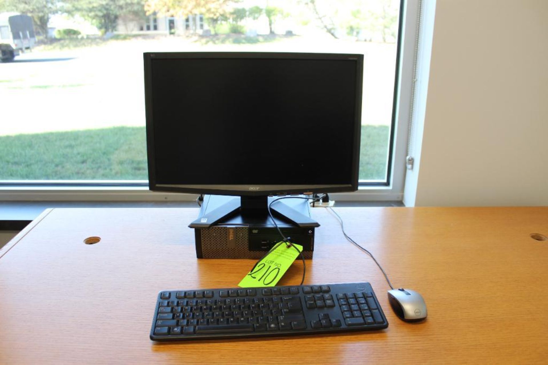 Dell Desktop with Acer Monitor, Keyboard & Mouse