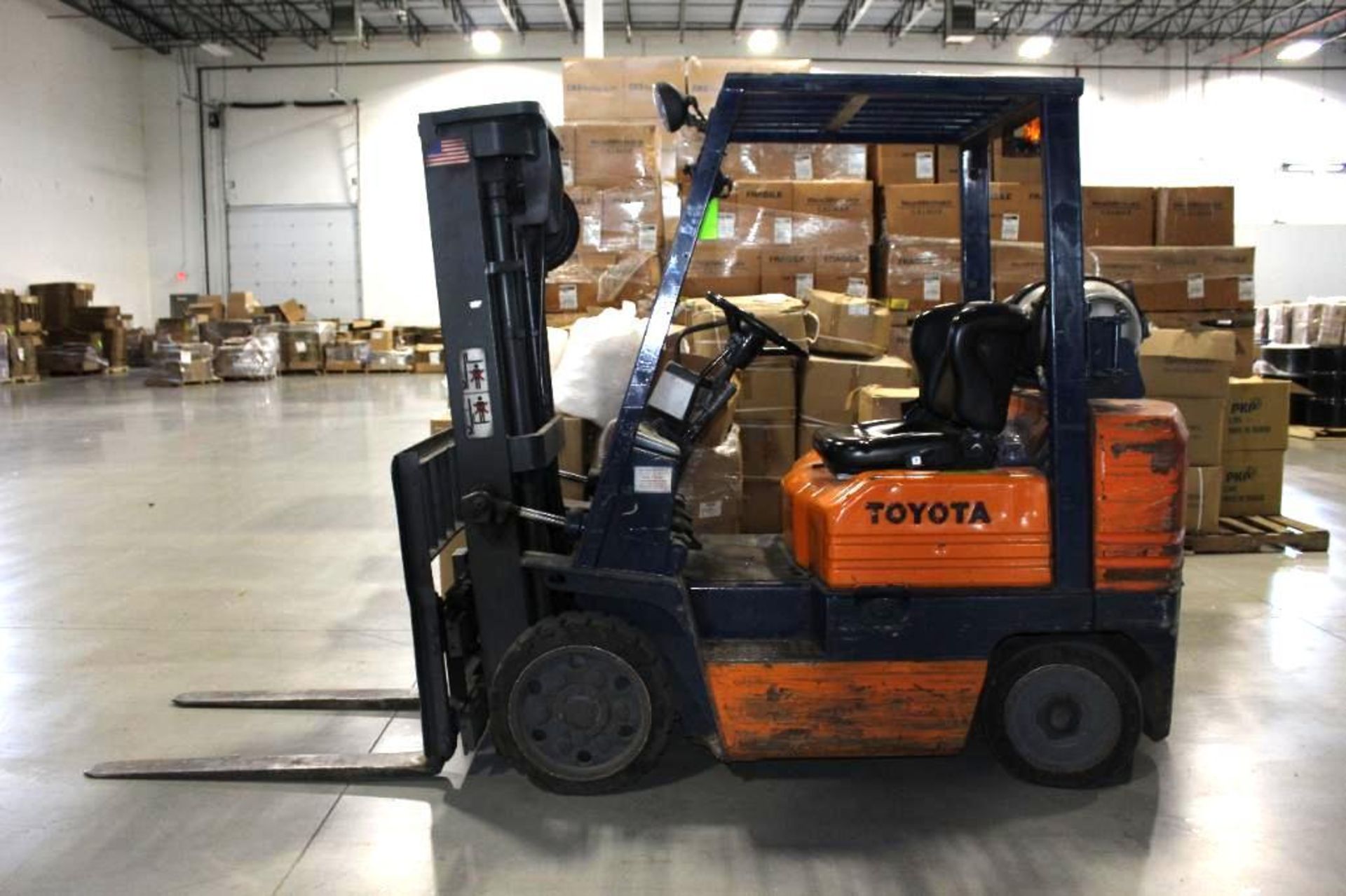 Toyota 4900 Capacity Lift Truck - Delayed Removal