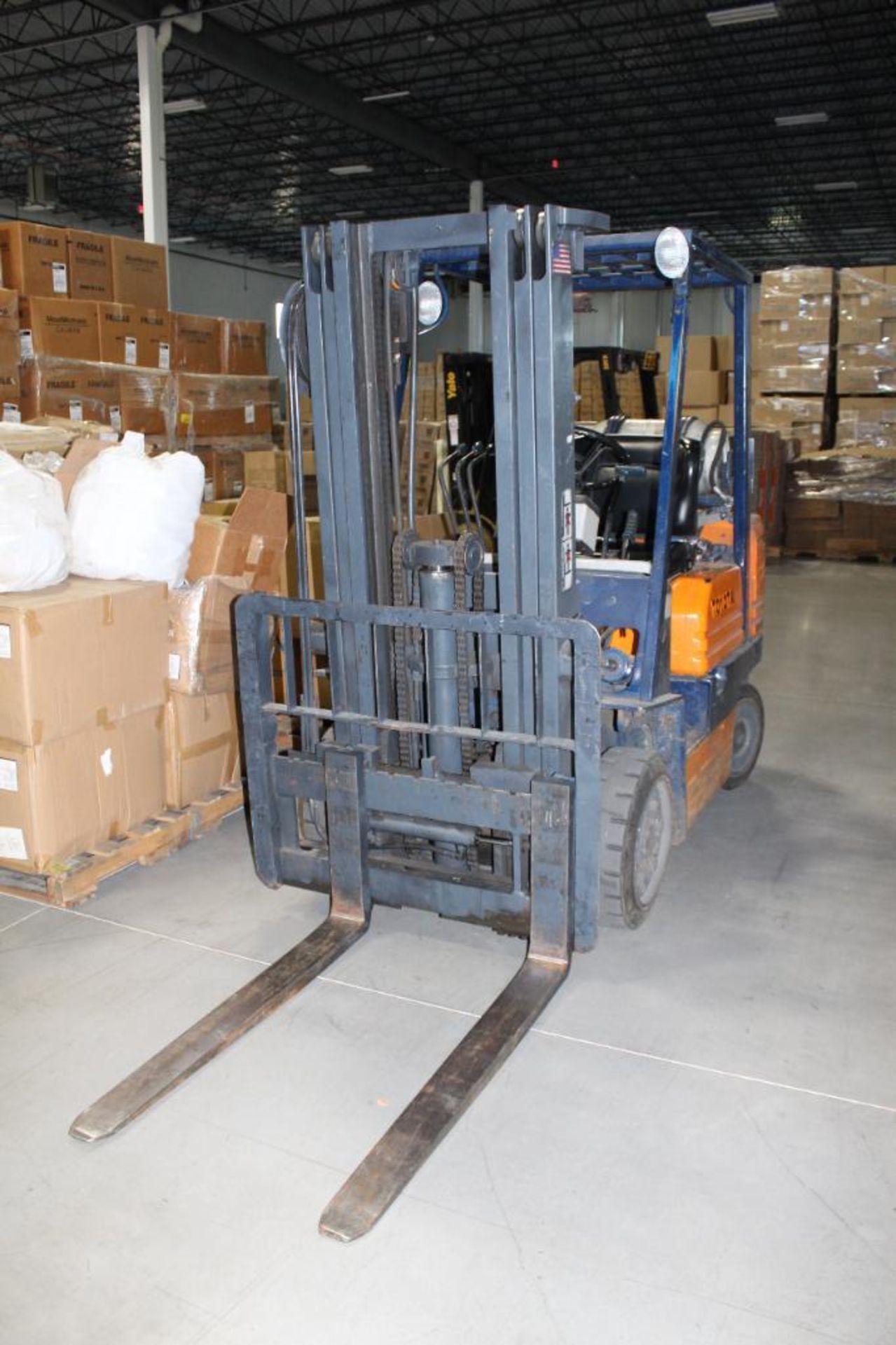 Toyota 4900 Capacity Lift Truck - Delayed Removal - Image 5 of 9