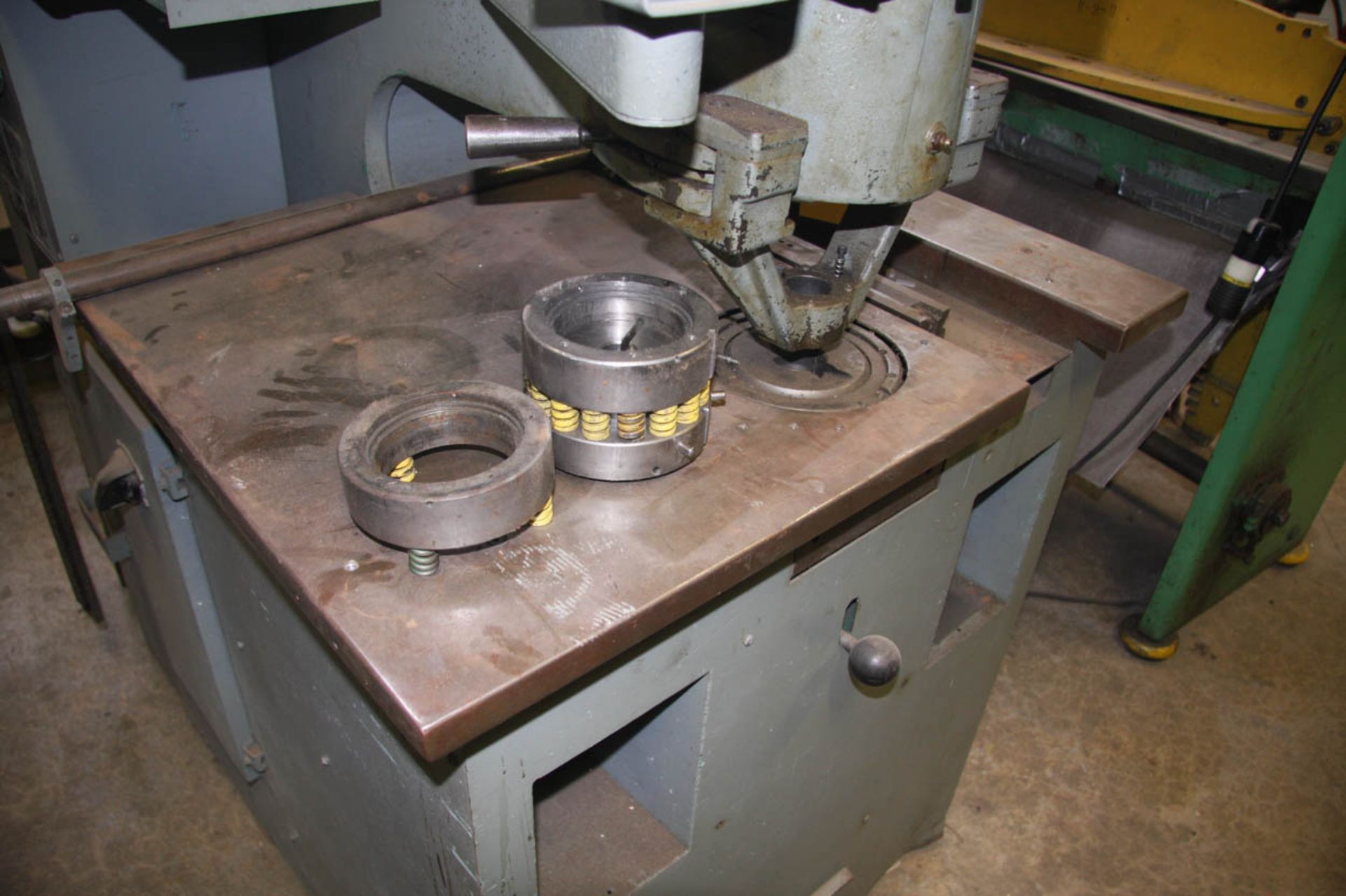 Strippit Sonic 18/30 Single End Punch With Punches - Image 5 of 7