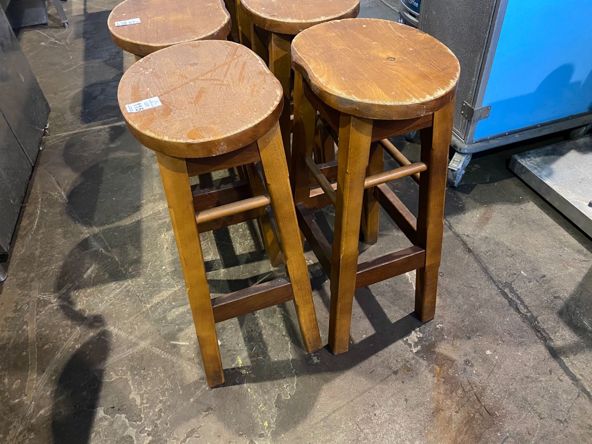 2X PINE STOOLS