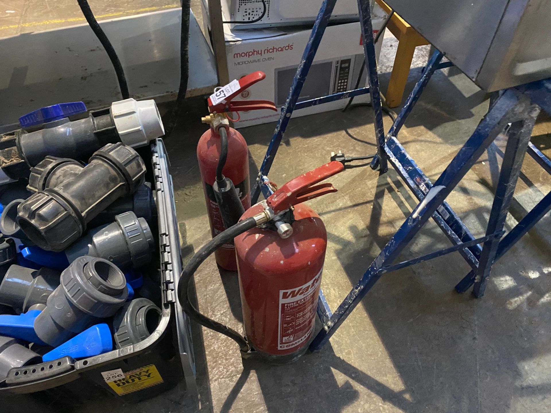 2X FIRE EXTINGUISHERS (WATER & CO2)