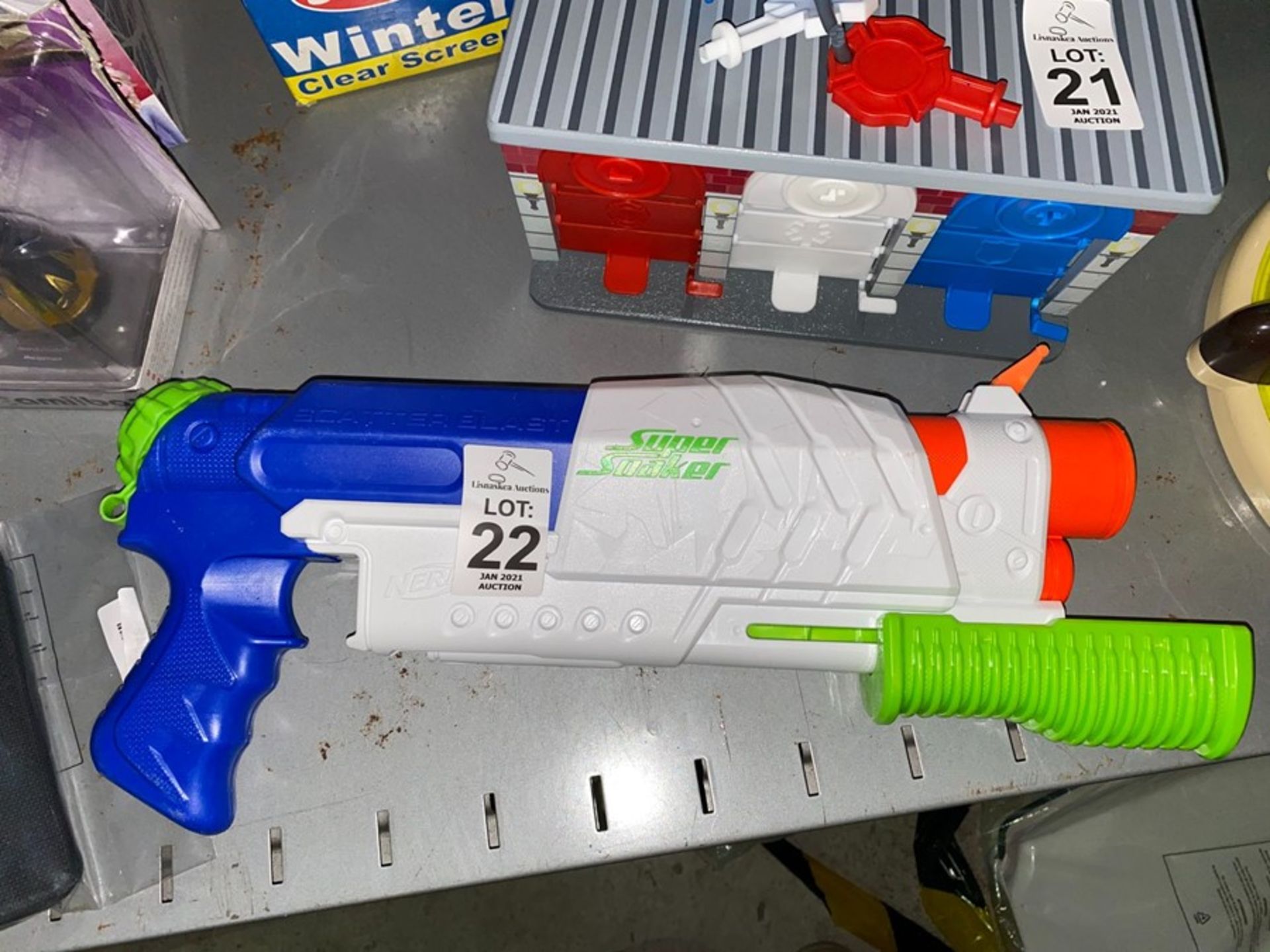 NERF SUPER SOAKER GUN