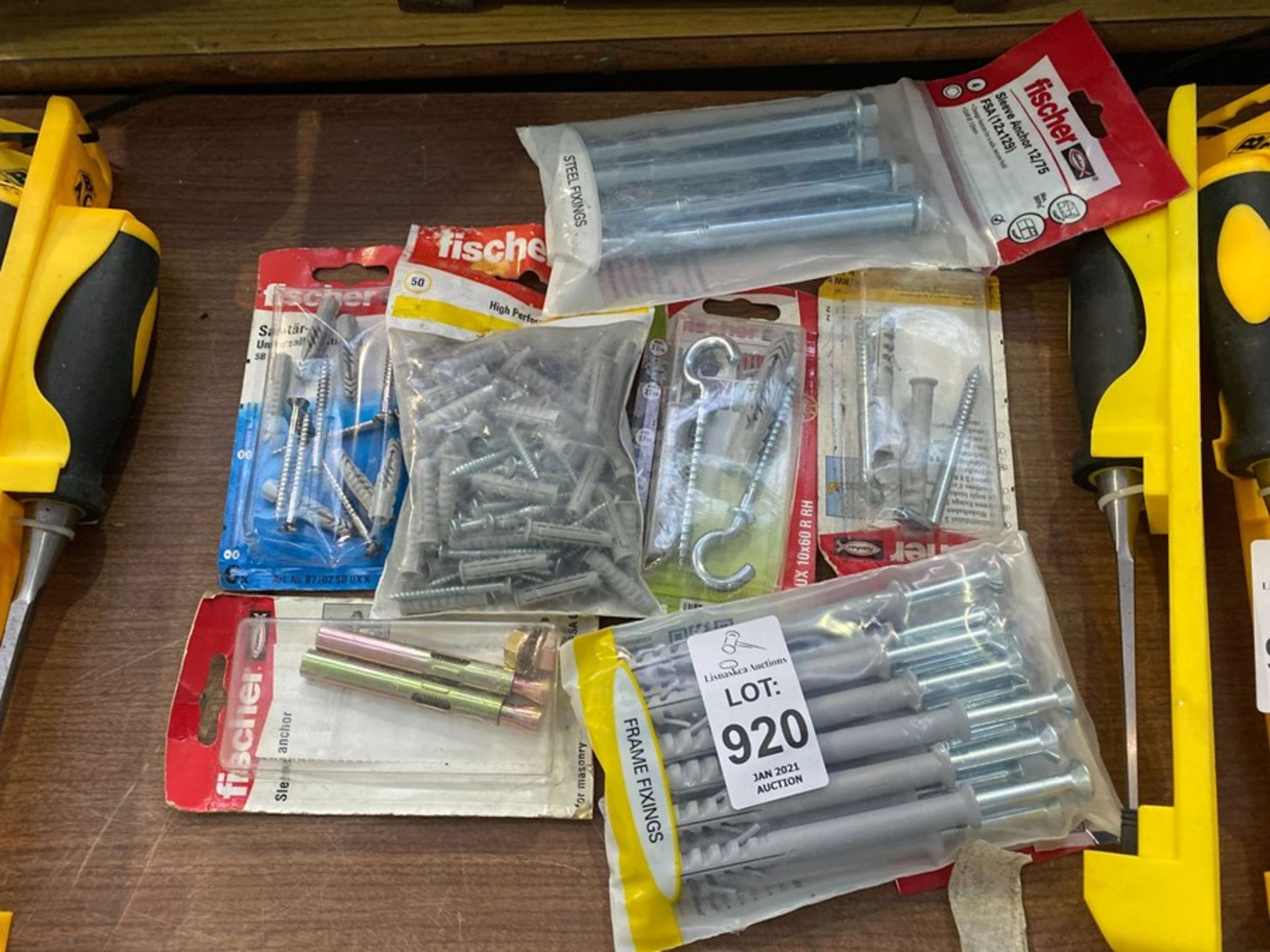 JOB LOT OF FIXINGS