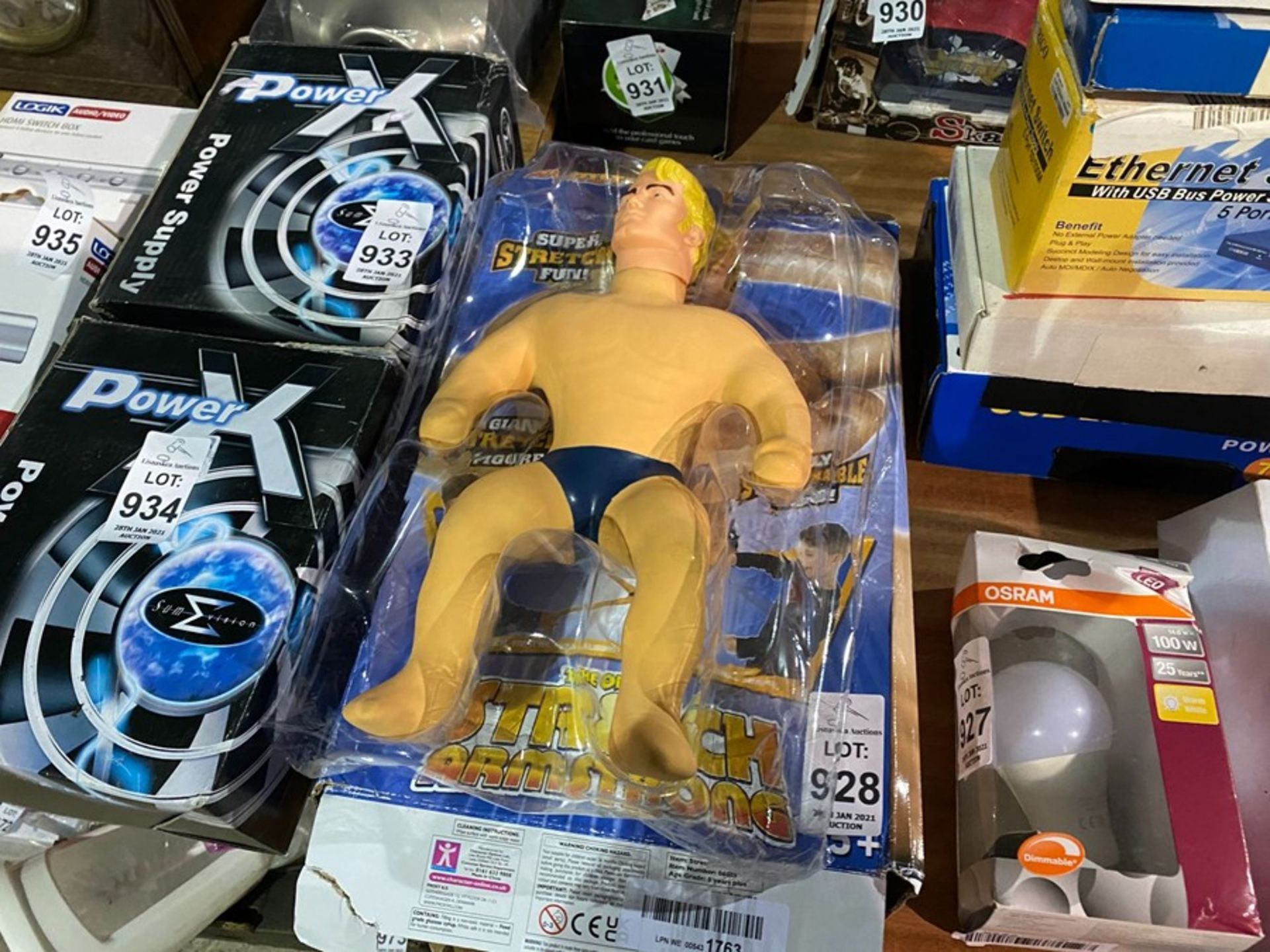 SUPER STRETCH ARMSTRONG
