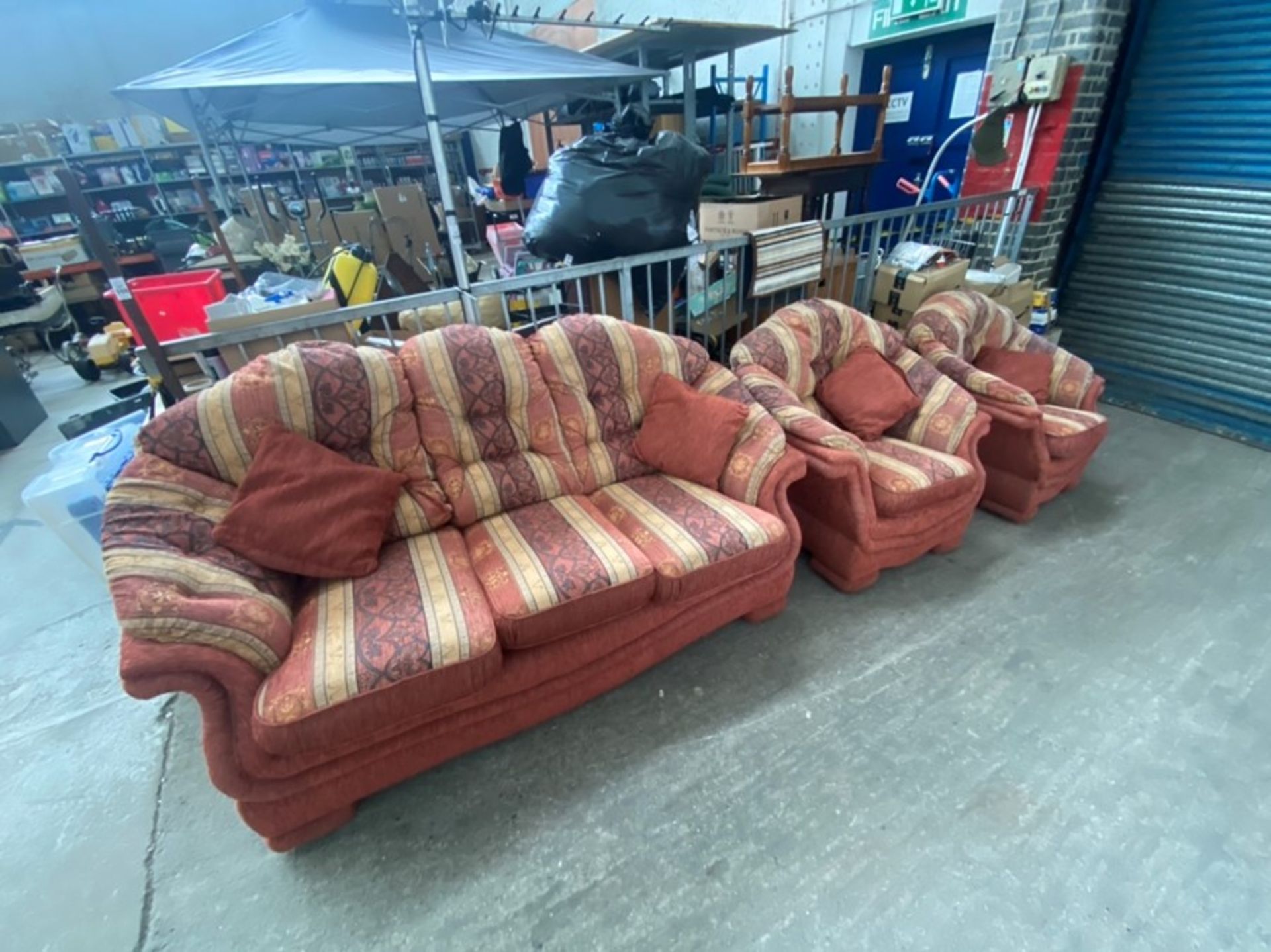 FABRIC FLORAL SOFA SET WITH CUSHIONS (3-1-1) - Image 2 of 2