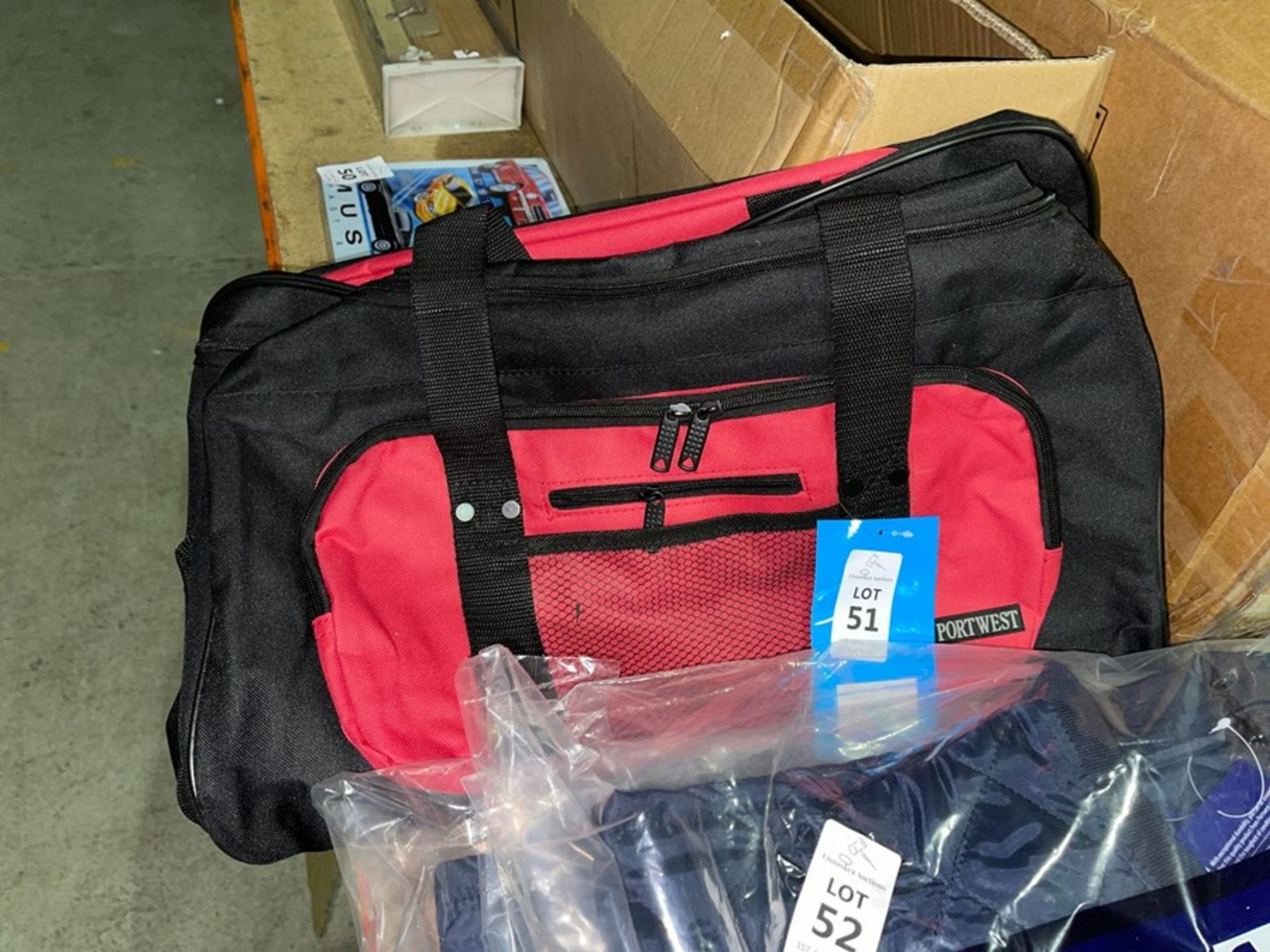 PORTWEST NEW RED/BLACK HOLDALL/KIT BAG