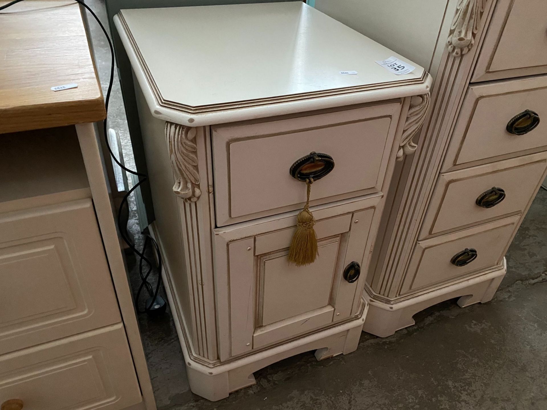 UNIQUE WHITE 2 DRAWER BEDSIDE CABINET