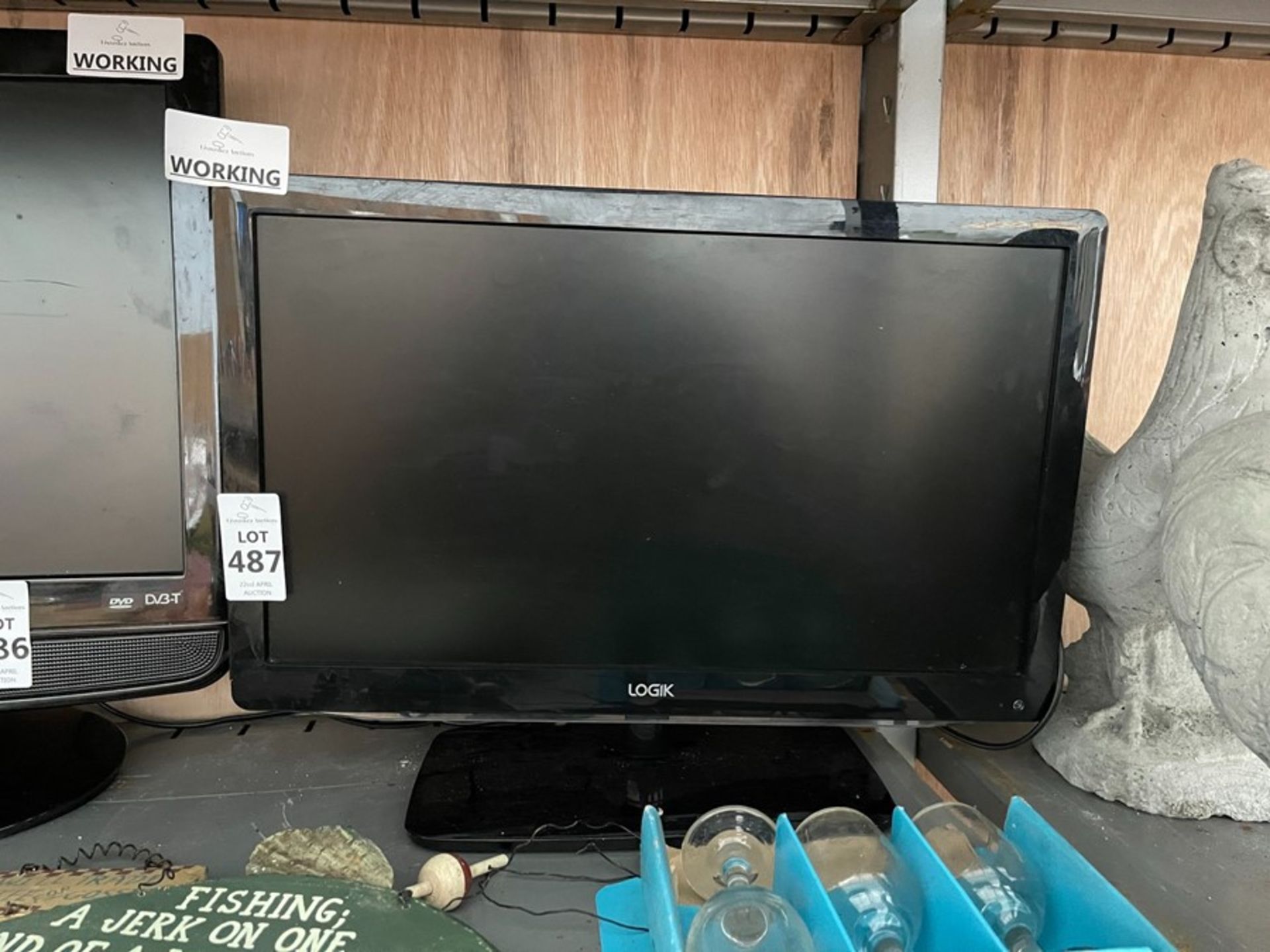 LOGIK 19" TV WORKING NO REMOTE