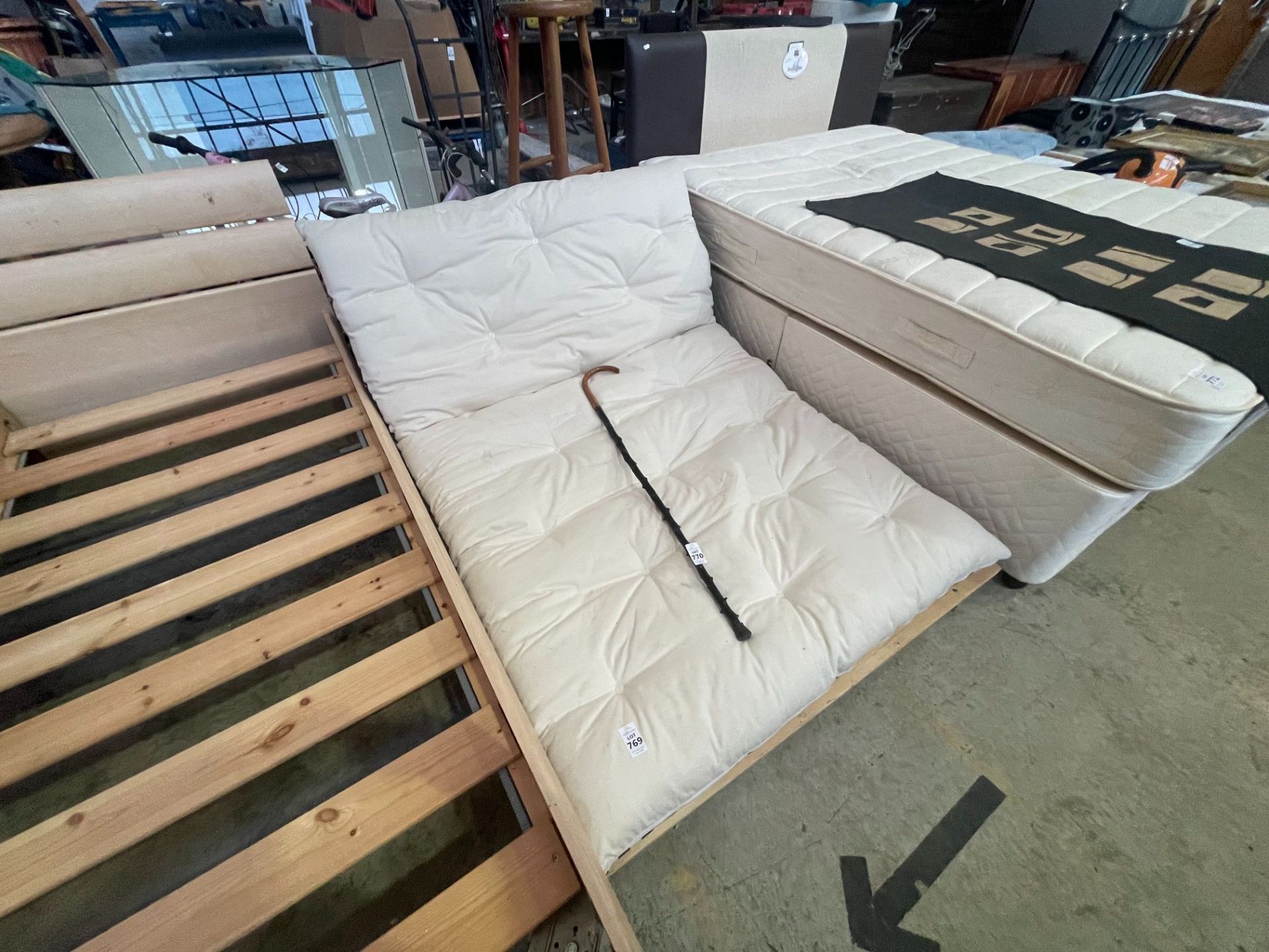 PINE DAY BED