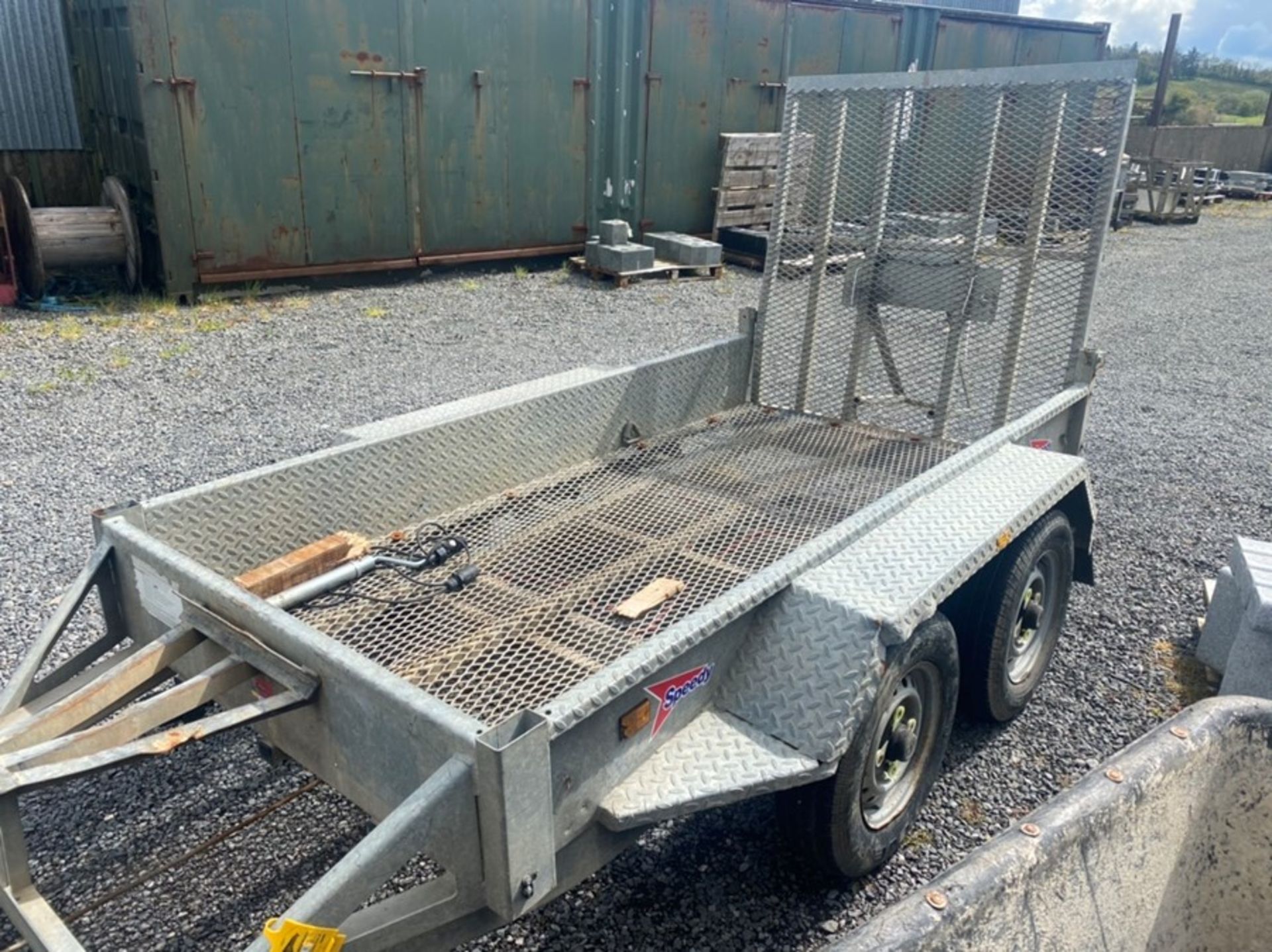 INDESPENSION TYPE V20 8.4” X 4.2” TWIN AXLE PLANT TRAILER & RAMP (PLUS VAT ON HAMMER BID) - Image 6 of 7