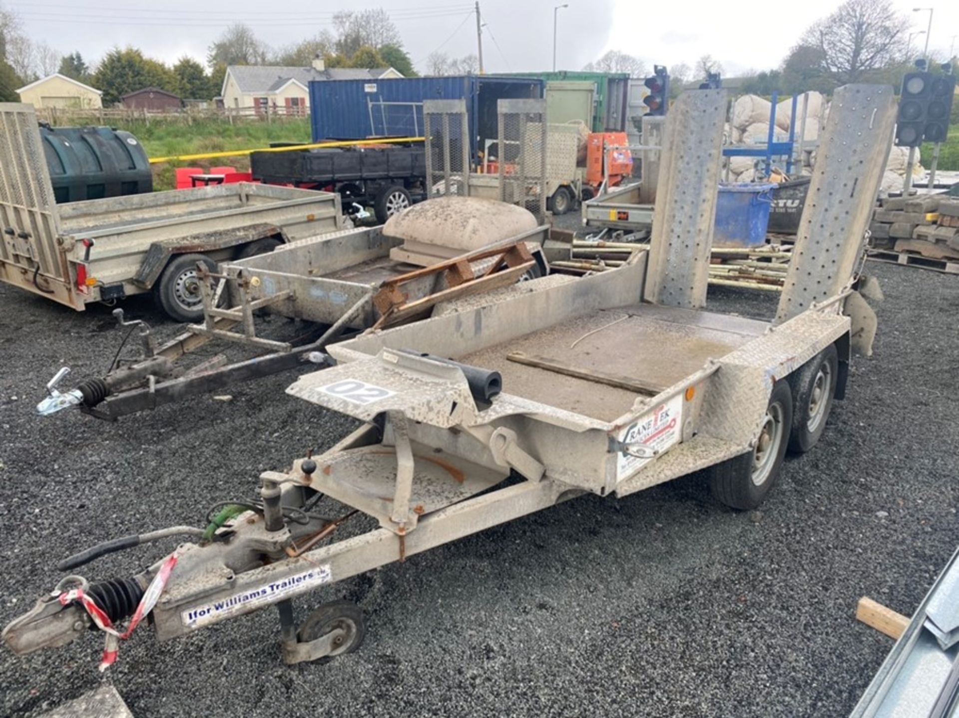 IFOR WILLIAMS 9.2’ X 4.4’ TWIN AXLE PLANT TRAILER & RAMPS (PLUS VAT ON HAMMER BID)