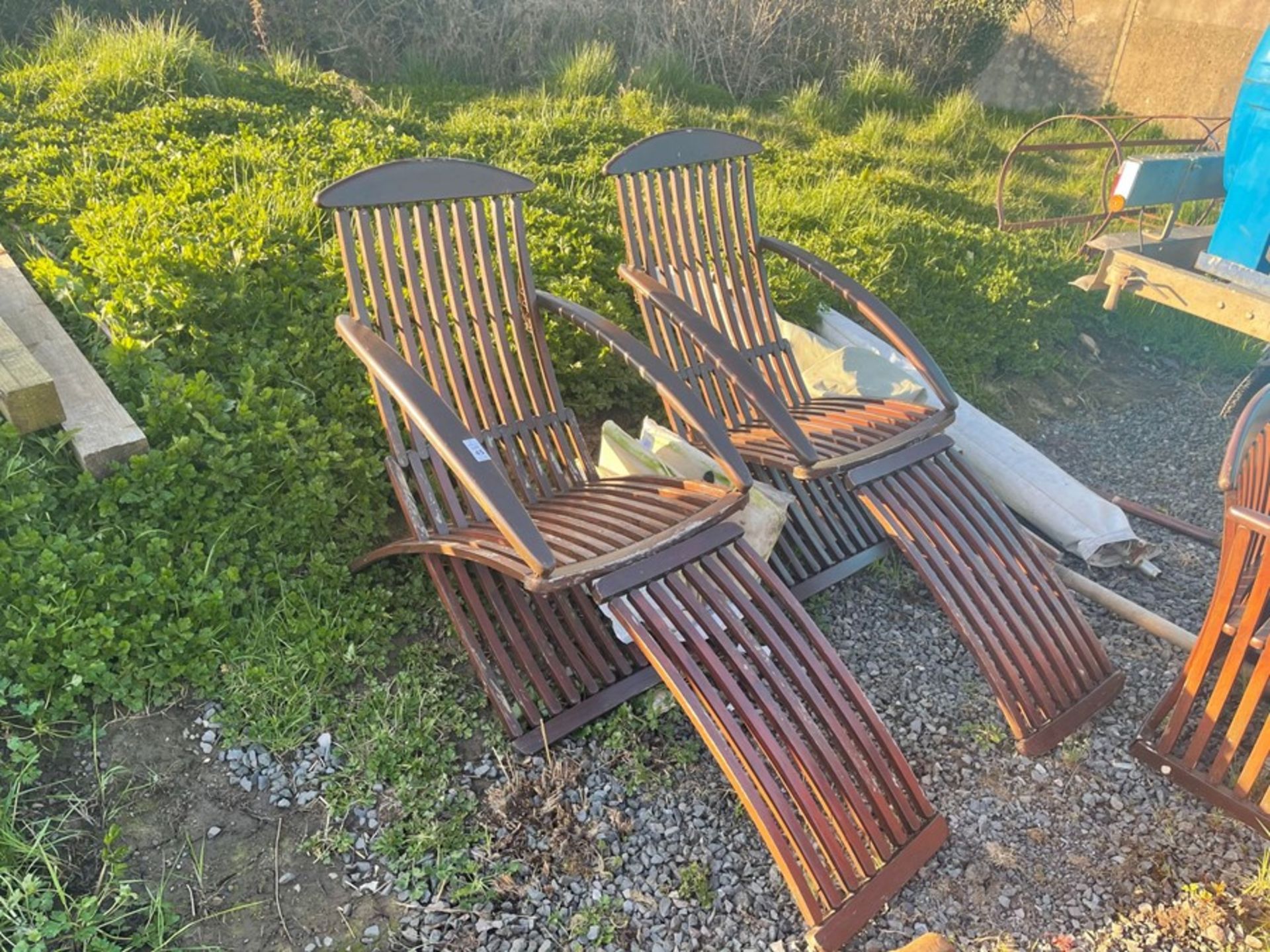 2X WOODEN SUN LOUNGERS