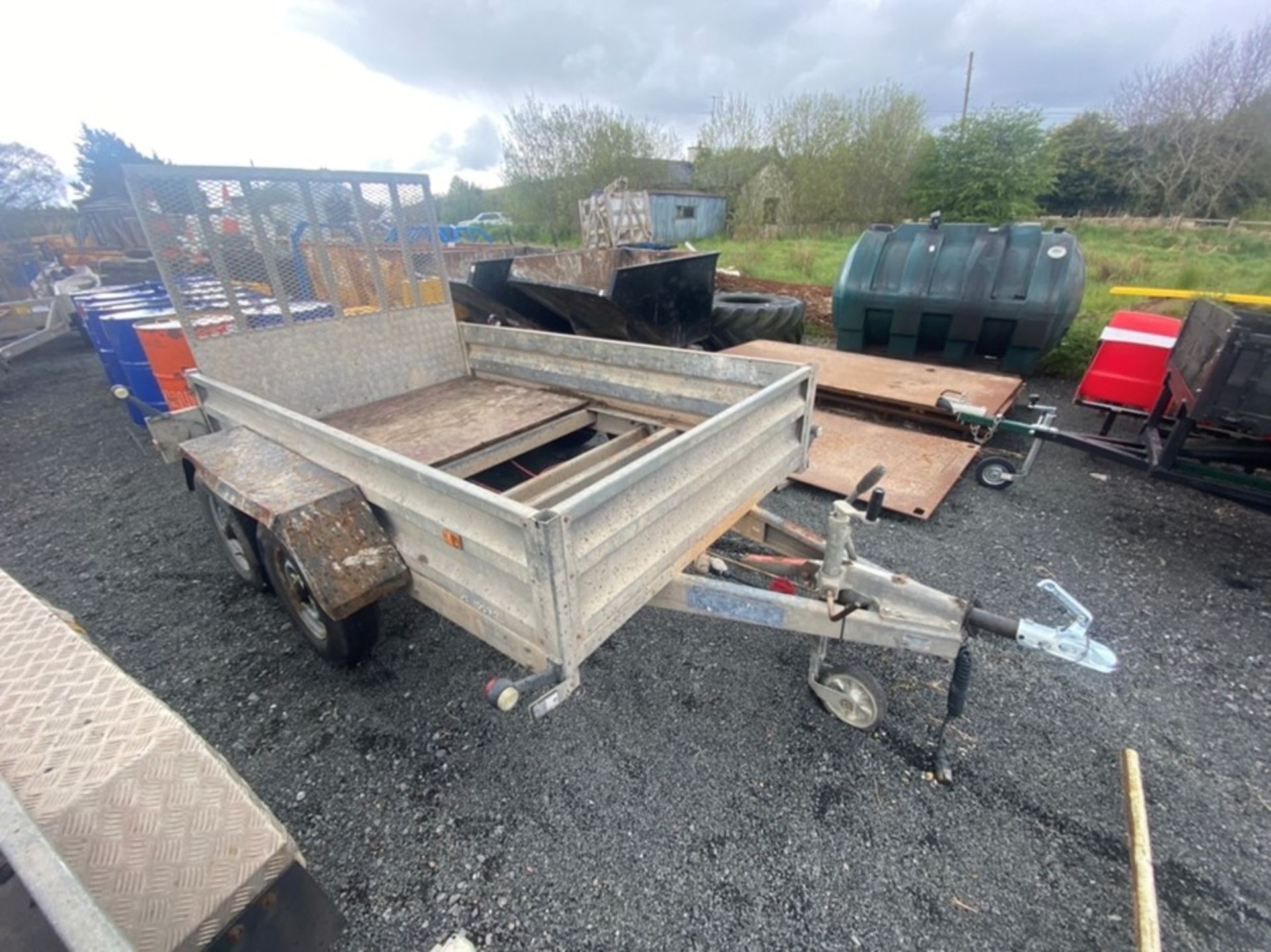 INDESPENSION TYPE V67Z TWIN AXLE TRAILER WITH RAMP (DAMAGED FLOOR) (PLUS VAT ON HAMMER BID)