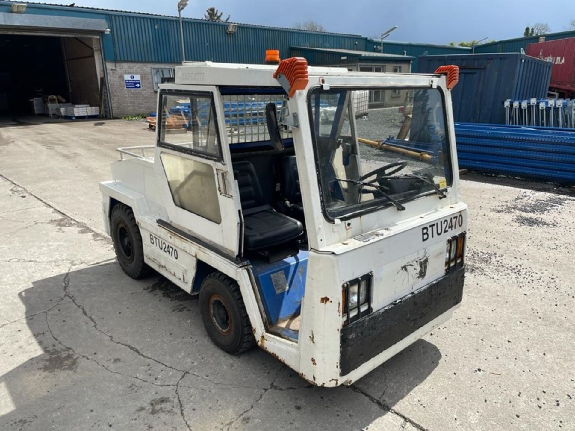 AIRPORT SHUNTER BATTERY OPERATED (NO CHARGER) (WORKING)