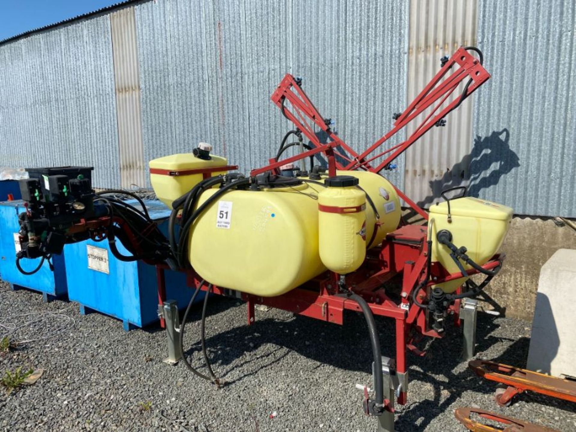 HARDI BOSS TRACTOR SPRAYER (HAMMER VAT ON THIS ITEM)