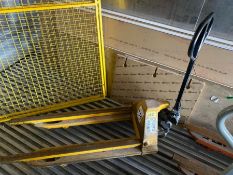 RED PALLET TRUCK (WORKING) (42) (HAMMER VAT ON THIS ITEM)