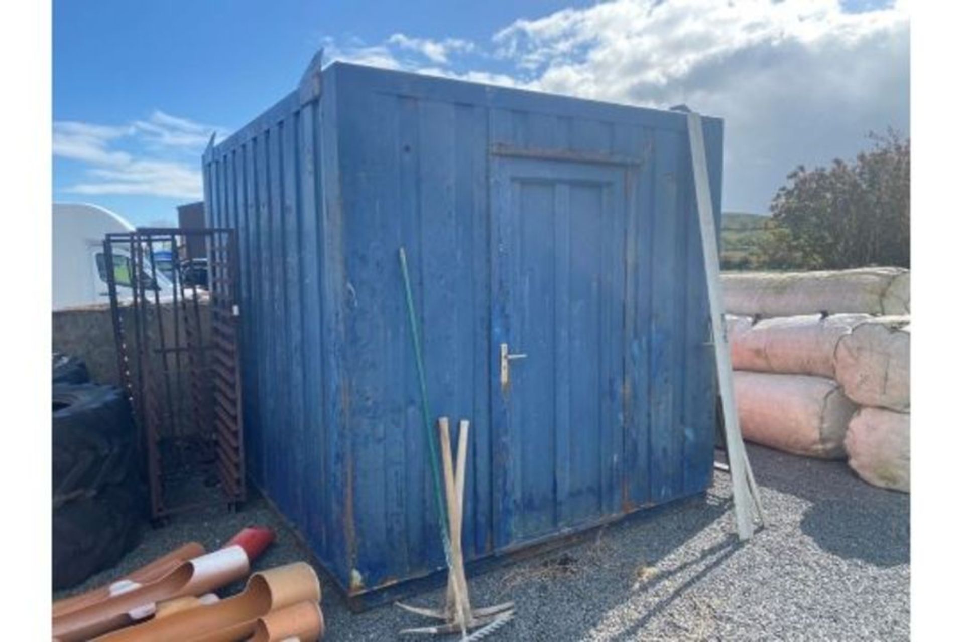 10 X 8FT CONTAINER TOILET BLOCK (HAMMER VAT ON THIS ITEM)