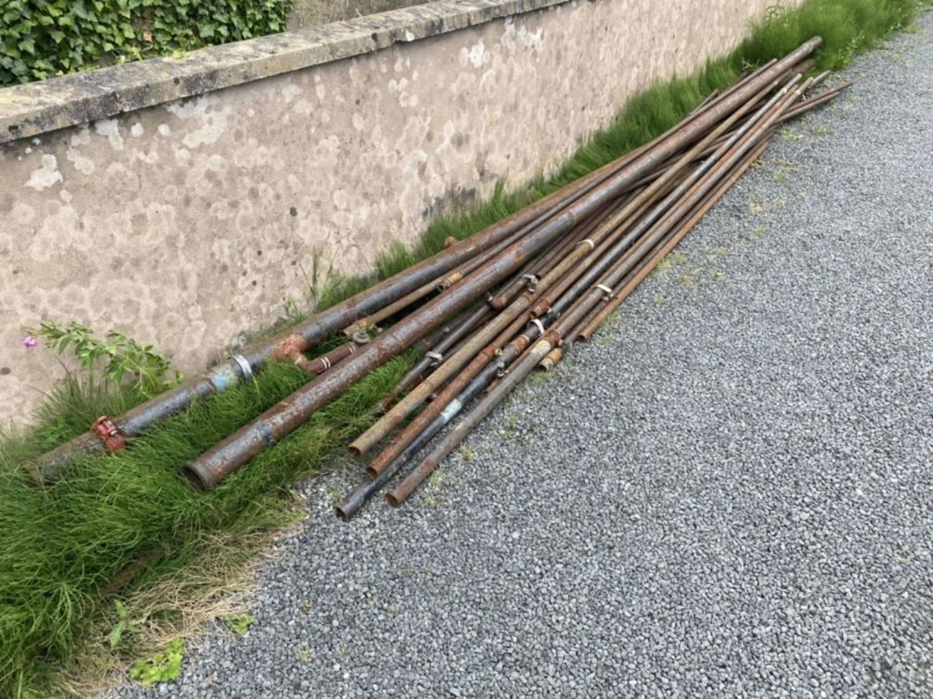 BUNDLE OF STEEL PIPE LENGTHS FROM 10FT - 15FT