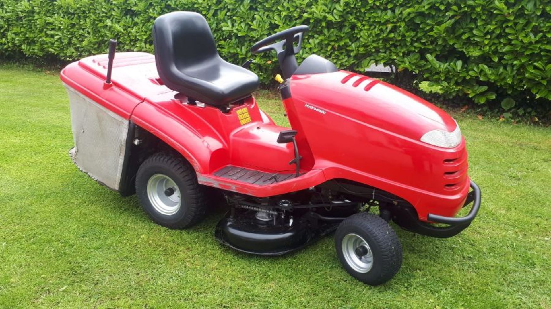 HONDA 2315 RIDE ON MOWER HYDROSTATIC 36" CUT WITH NEW DECK (FULLY RUNNG)