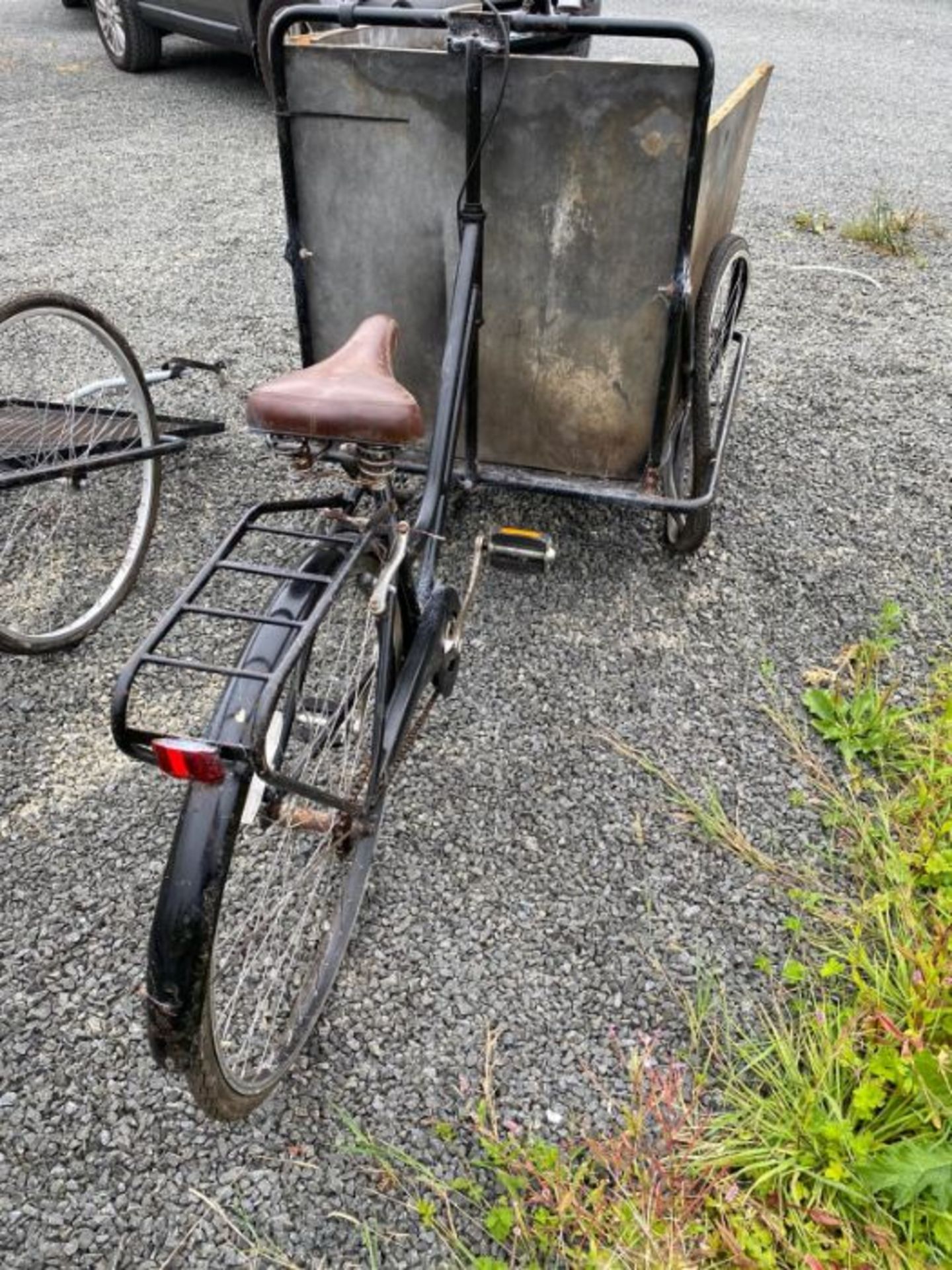 VINTAGE 3 WHEELED SHOP DELIVERY BIKE + TRAILER (HAMMER VAT ON THIS ITEM) - Image 2 of 7