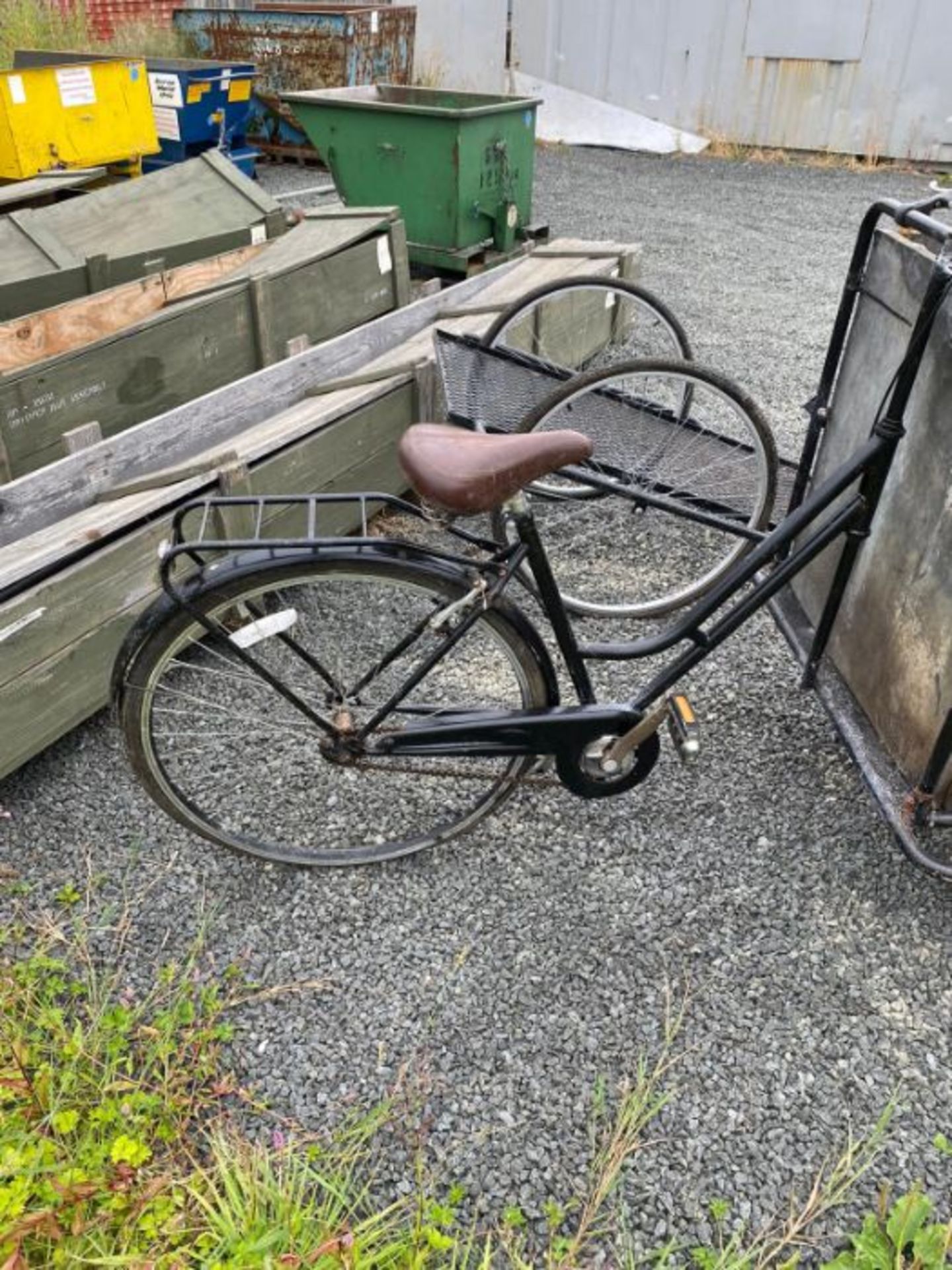 VINTAGE 3 WHEELED SHOP DELIVERY BIKE + TRAILER (HAMMER VAT ON THIS ITEM) - Image 3 of 7