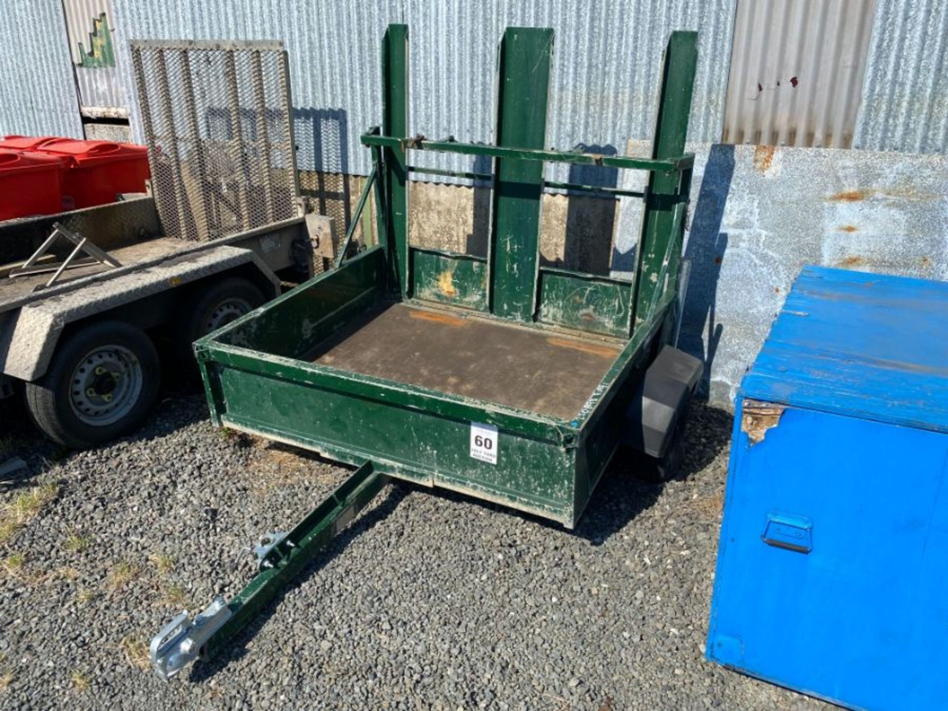 GREEN SINGLE AXEL TRAILER WITH RAMP (HAMMER VAT ON THIS LOT)