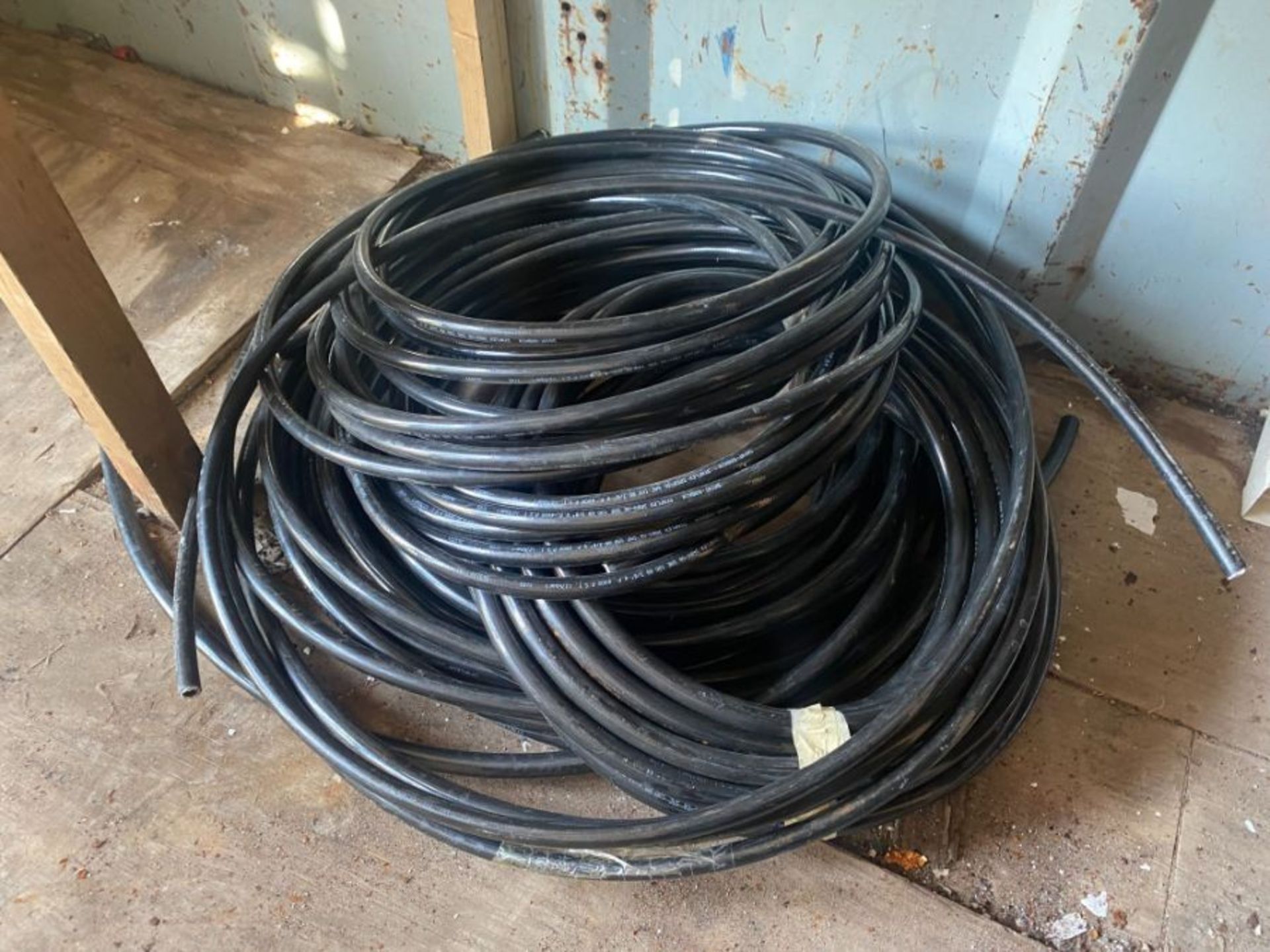 BUNDLE OF BLACK PIPING (HAMMER VAT ON THIS ITEM)