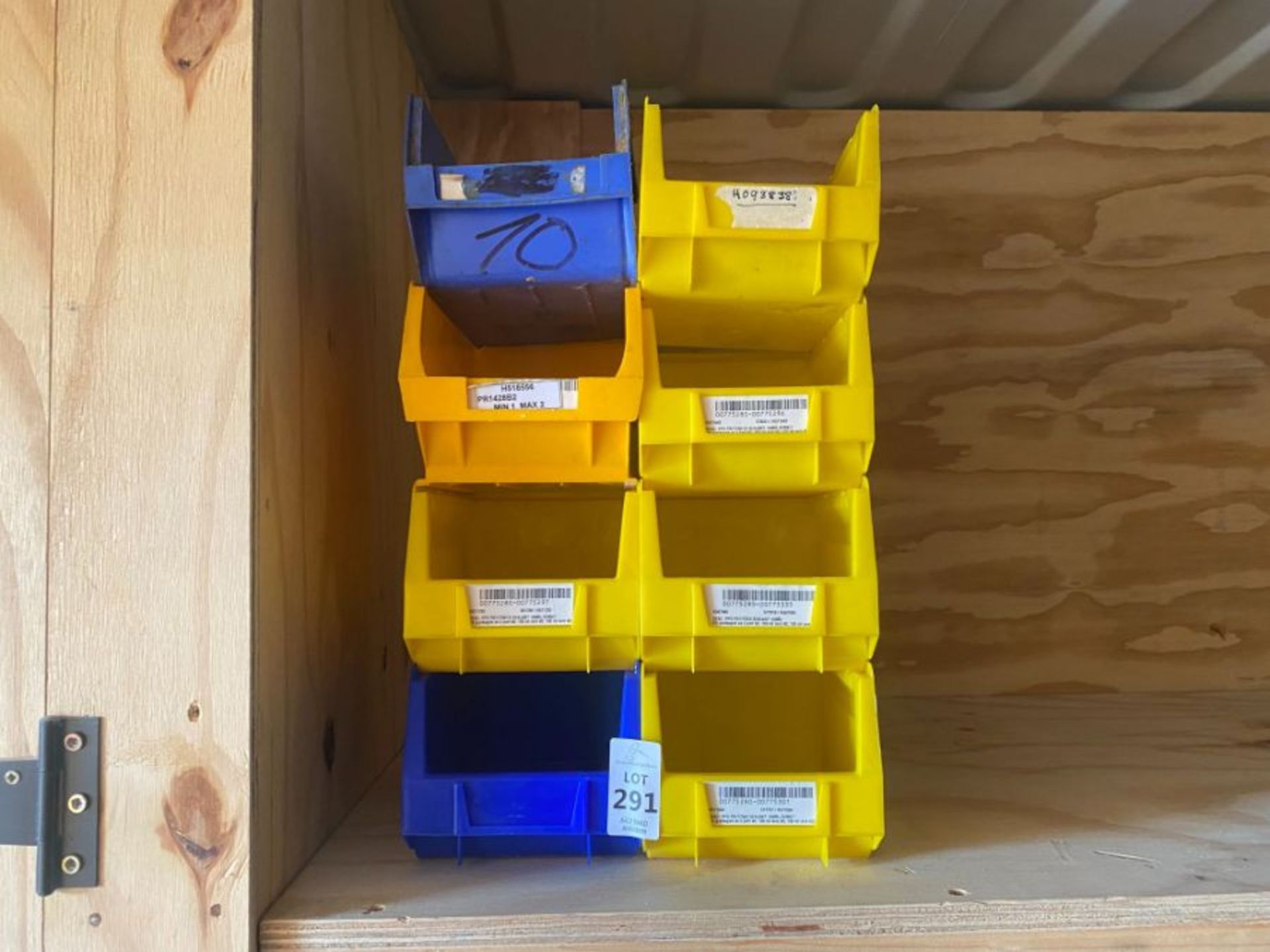 8X STACKABLE STORAGE TUBS (HAMMER VAT ON THIS ITEM)