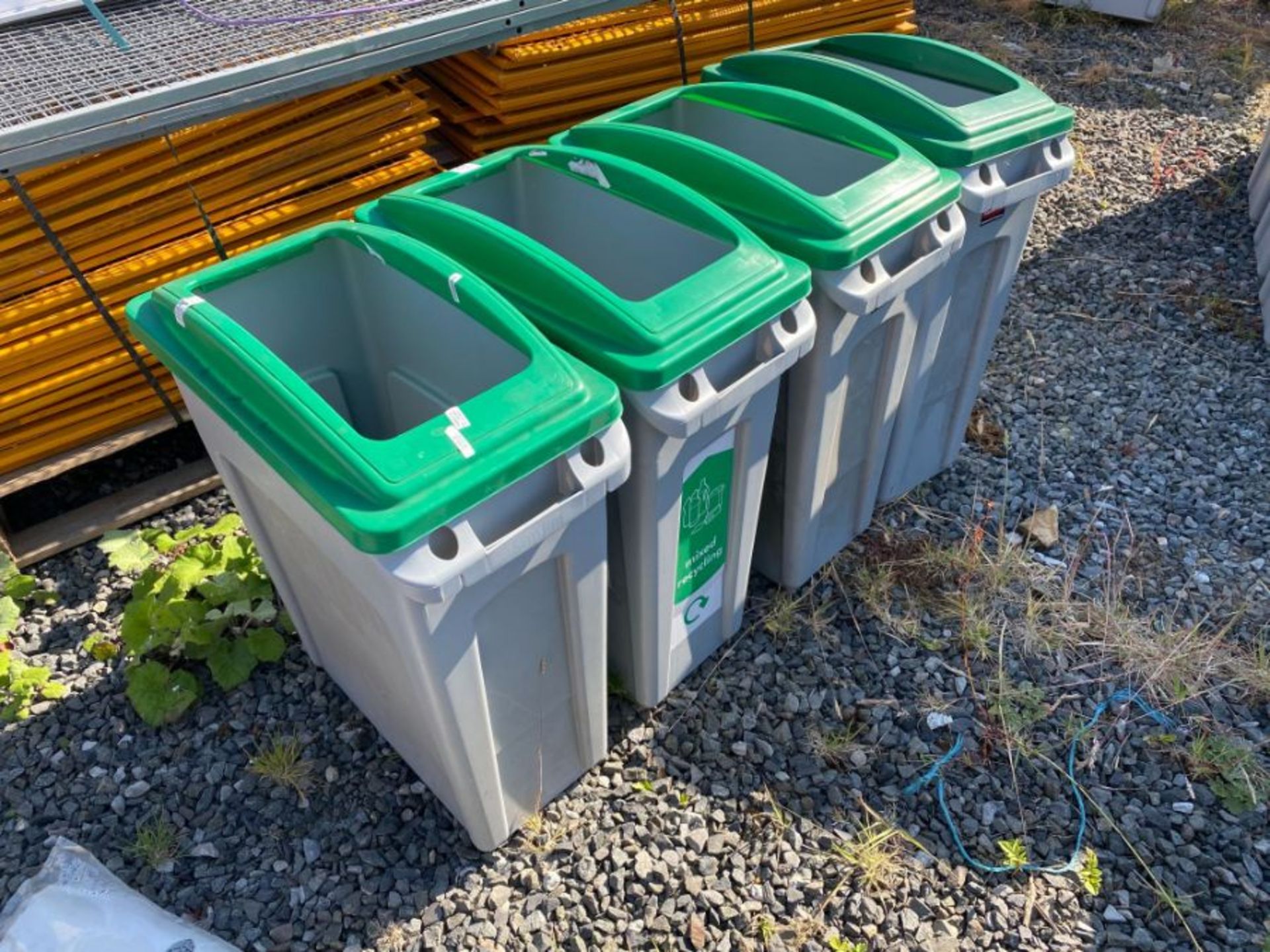 4 X COMMERCIAL BINS WITH LIDS (HAMMER VAT ON THIS ITEM)