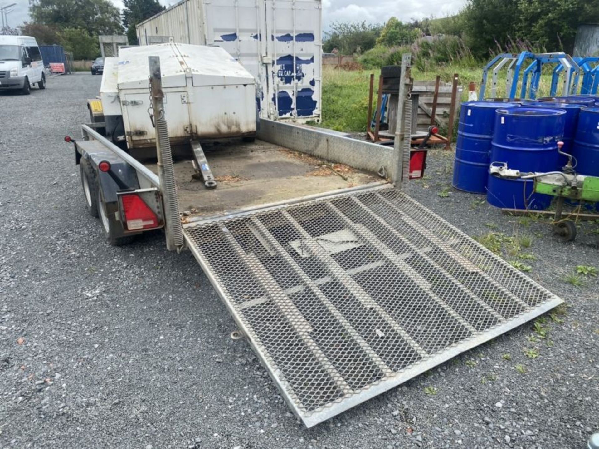 INDESPENSION TWIN-AXLE PLANT TRAILER WITH RAMP (10X6) (HAMMER VAT ON THIS ITEM) - Image 2 of 5