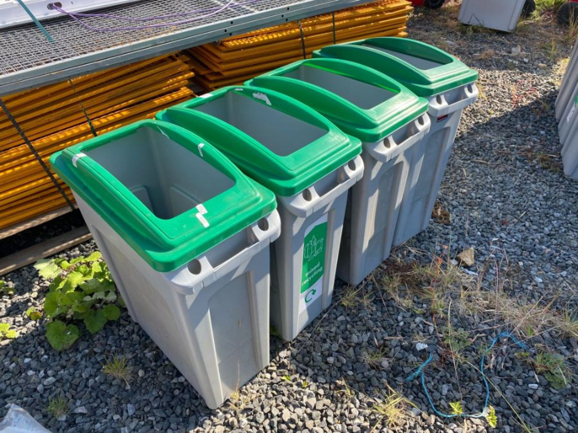 4 X COMMERCIAL BINS WITH LIDS (HAMMER VAT ON THIS ITEM)