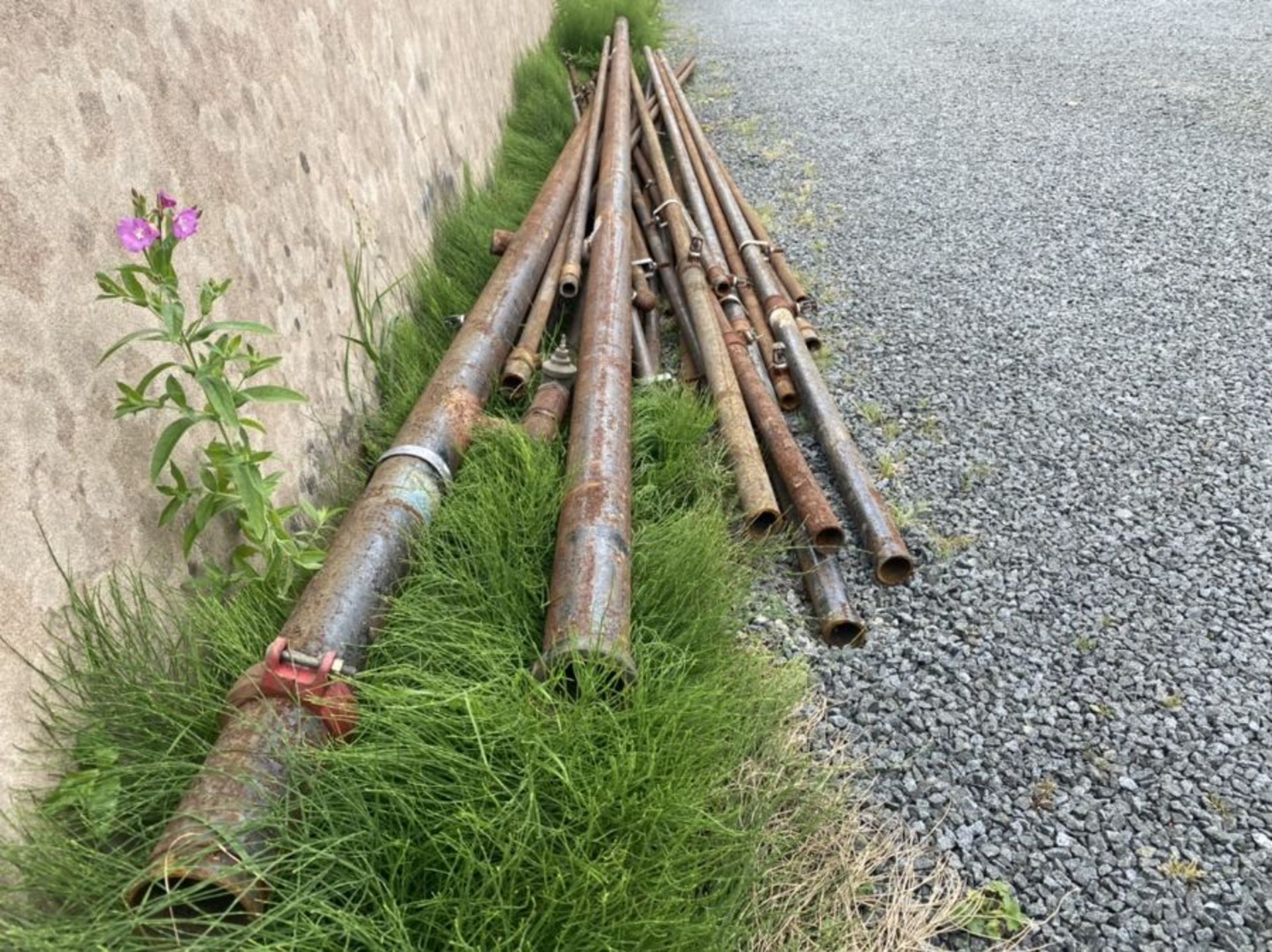 BUNDLE OF STEEL PIPE LENGTHS FROM 10FT - 15FT - Image 2 of 2