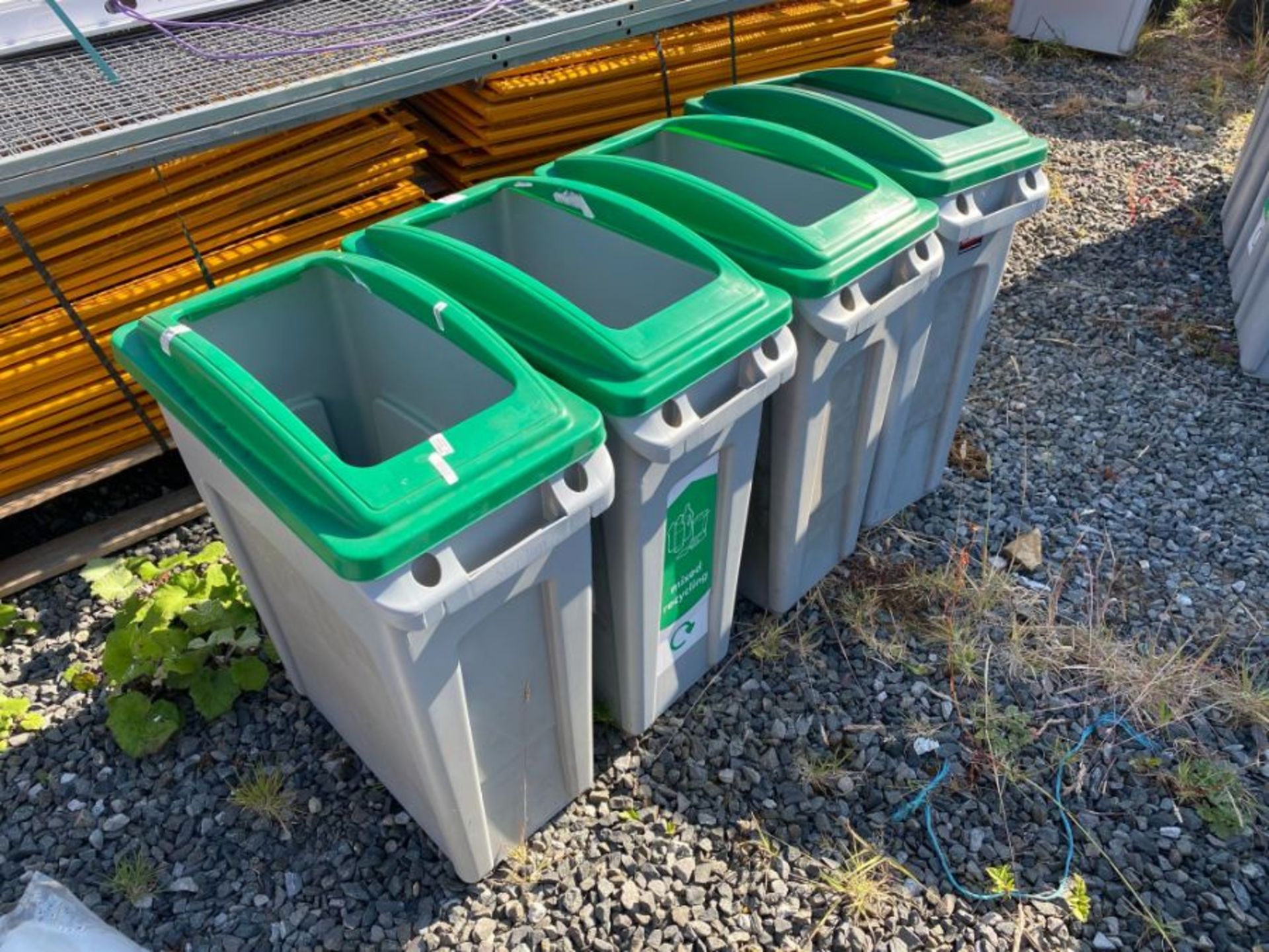 4 X COMMERCIAL BINS WITH LIDS (HAMMER VAT ON THIS ITEM)