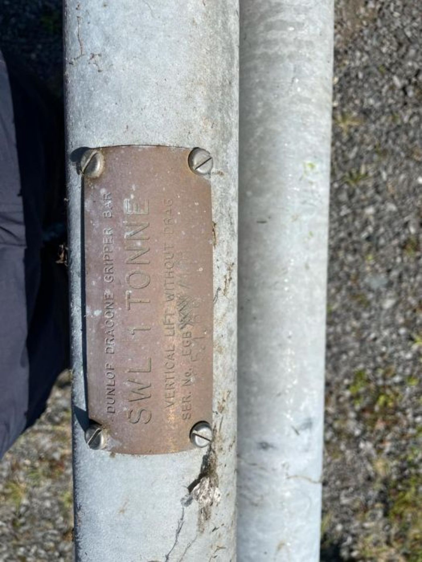 EX-ARMY GALVANIZED GRIPPER/SPREAD BARS IN WOODEN CRATE (HAMMER VAT ON THIS ITEM) - Image 2 of 4