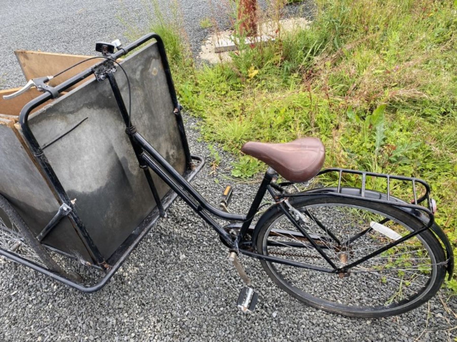 VINTAGE 3 WHEELED SHOP DELIVERY BIKE + TRAILER (HAMMER VAT ON THIS ITEM) - Image 7 of 7