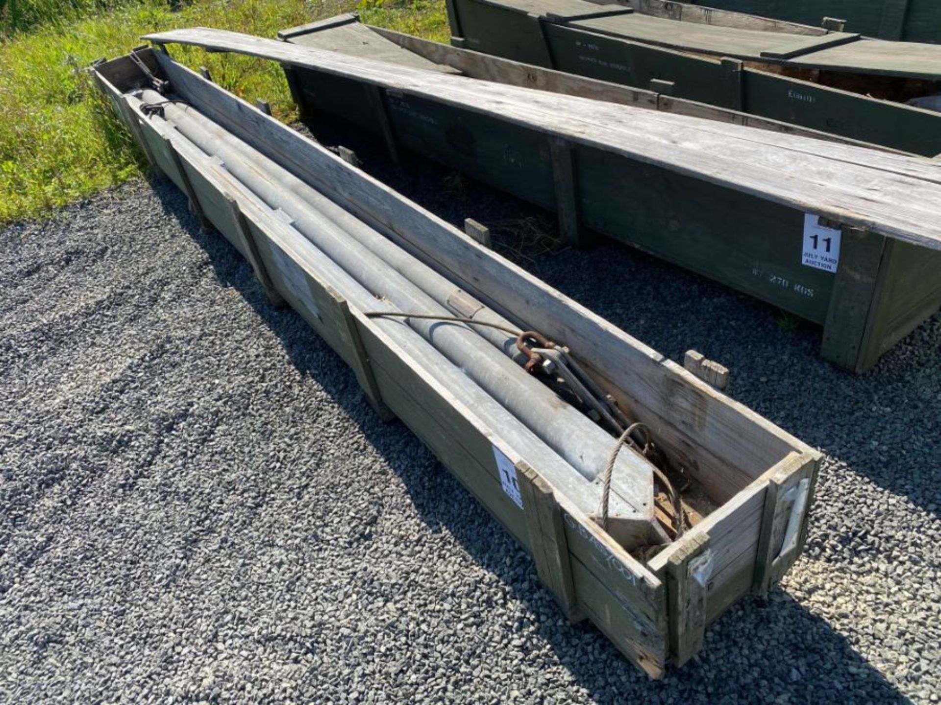 EX-ARMY GALVANIZED GRIPPER/SPREAD BARS IN WOODEN CRATE (HAMMER VAT ON THIS ITEM)