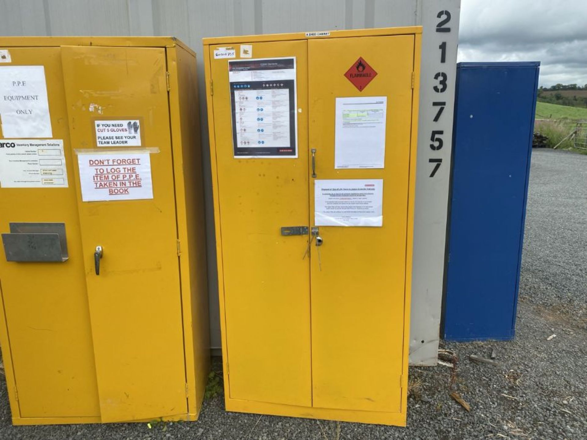 2 DOOR METAL CABINET (YELLOW) (HAMMER VAT ON THIS ITEM)