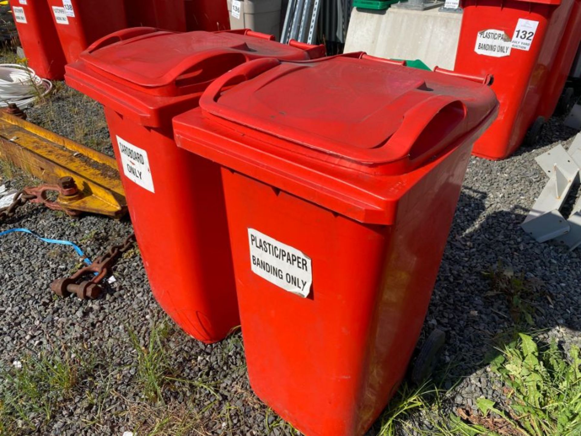 2X RED WHEELIE BINS WITH LIDS (HAMMER VAT ON THIS ITEM)