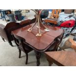 MAHOGANY EXTENDABLE TABLE & 4X CUSHIONED CHAIRS