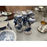 5X ASSORTED ORIENTAL BLUE & WHITE ORNAMENTS