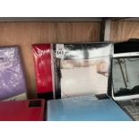 2X ASSORTED BED SHEETS