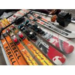 PAIR OF VOKL MANTRA SKIS WITH SALOMON GUARDIAN BINDINGS