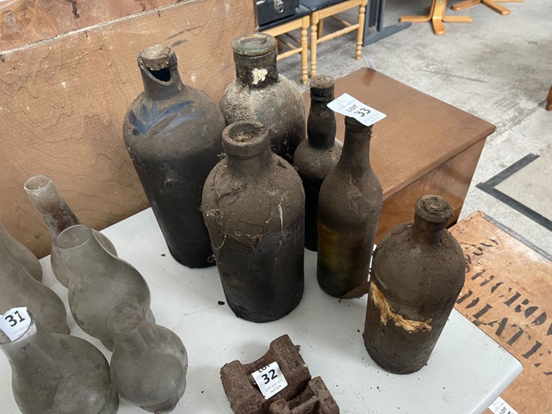 6X VINTAGE GLASS BOTTLES