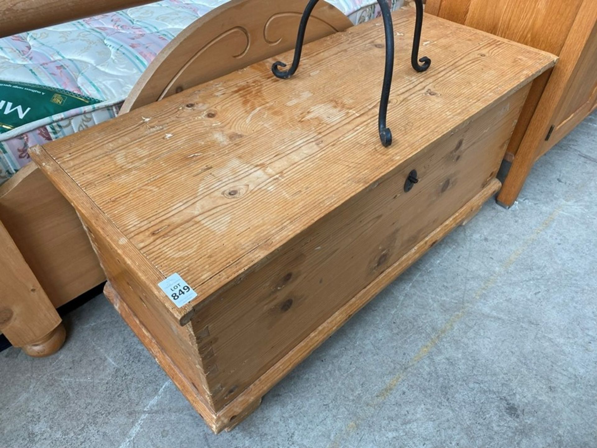 PINE BED BOX TRUNK